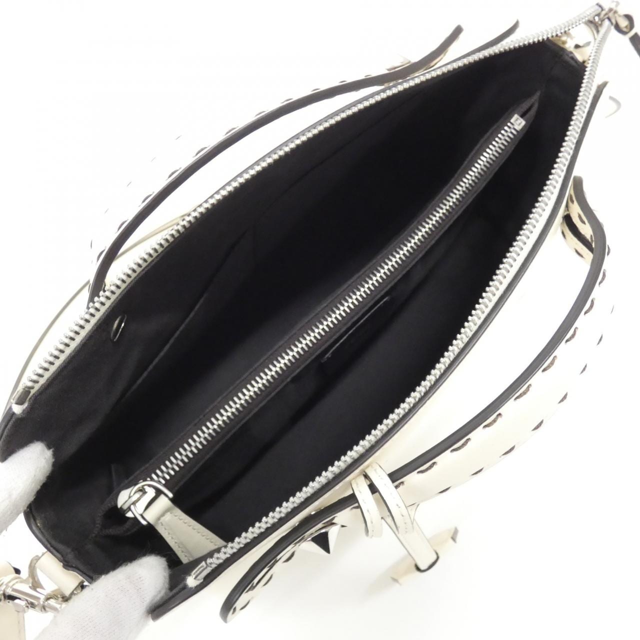 フェンディ バイ ザ ウェイ ミディアム 8BL146 AC9L バッグ