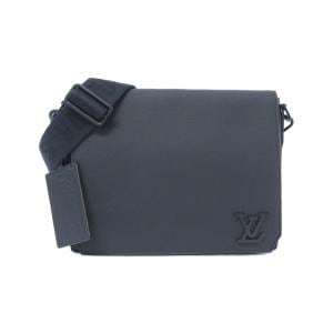 LOUIS VUITTON shoulder bag