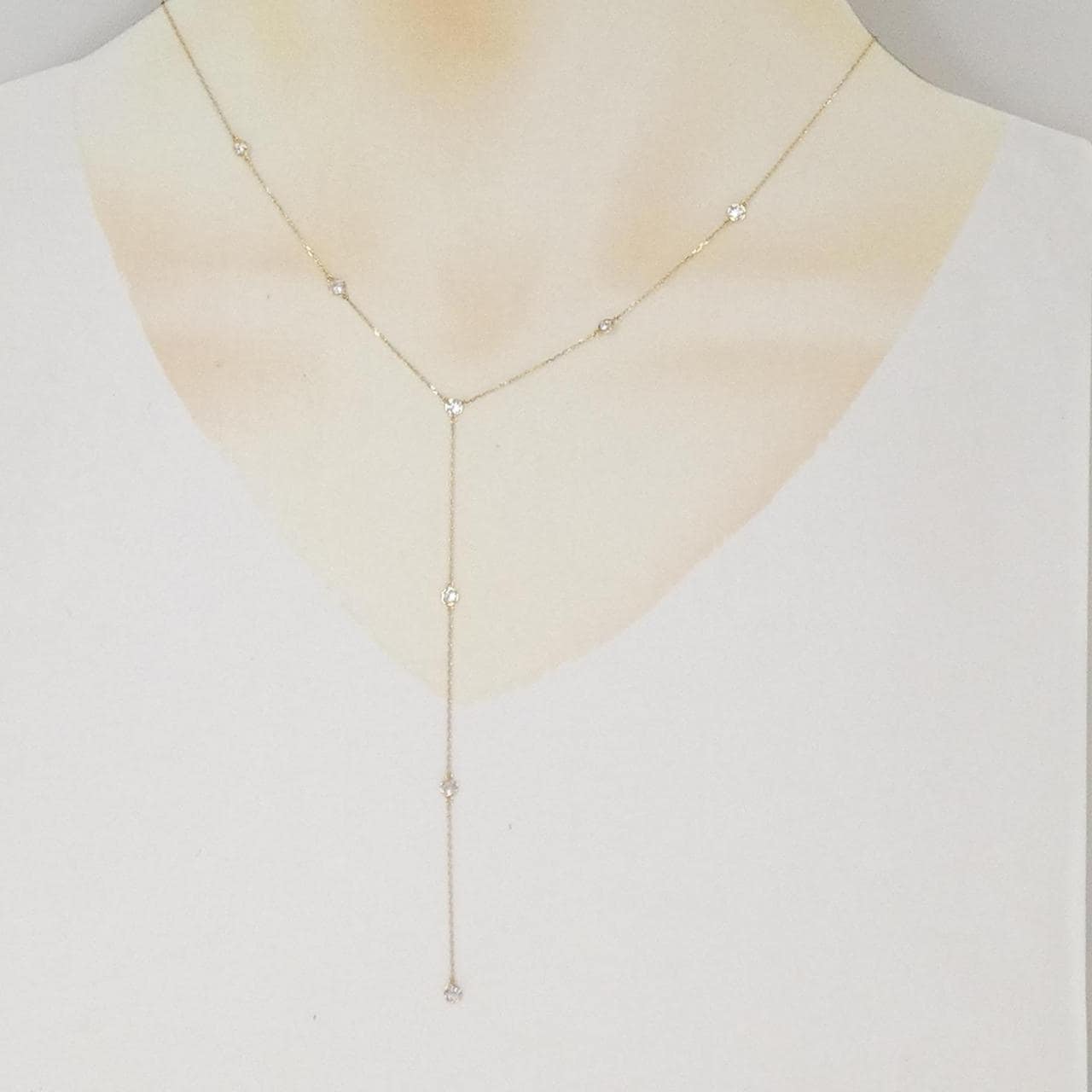 アーカー ヌーディーラヴァリエール ネックレス 0.40CT