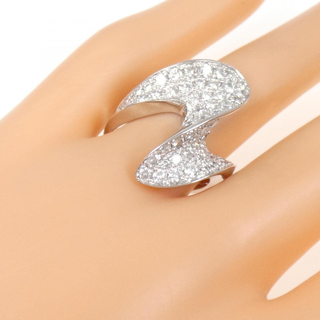 PT パヴェ ダイヤモンド リング 1.76CT