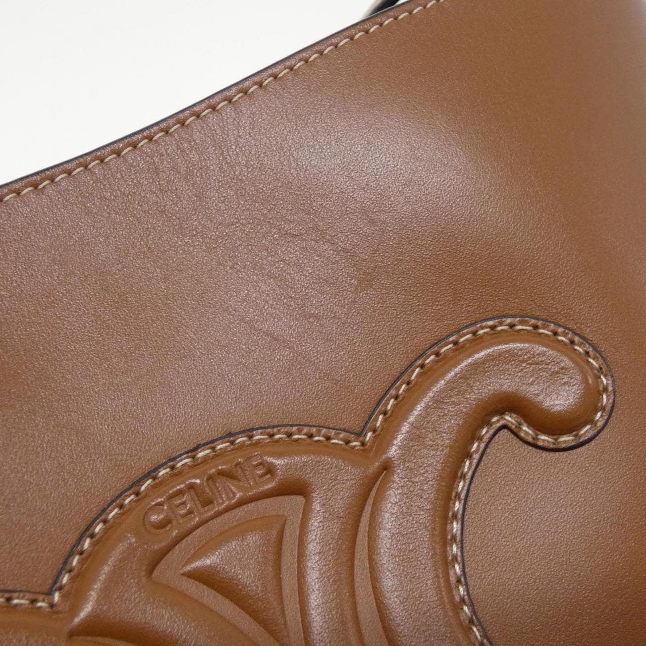 セリーヌ スモール バケット キュイル トリオンフ 198243DU3 ショルダーバッグ