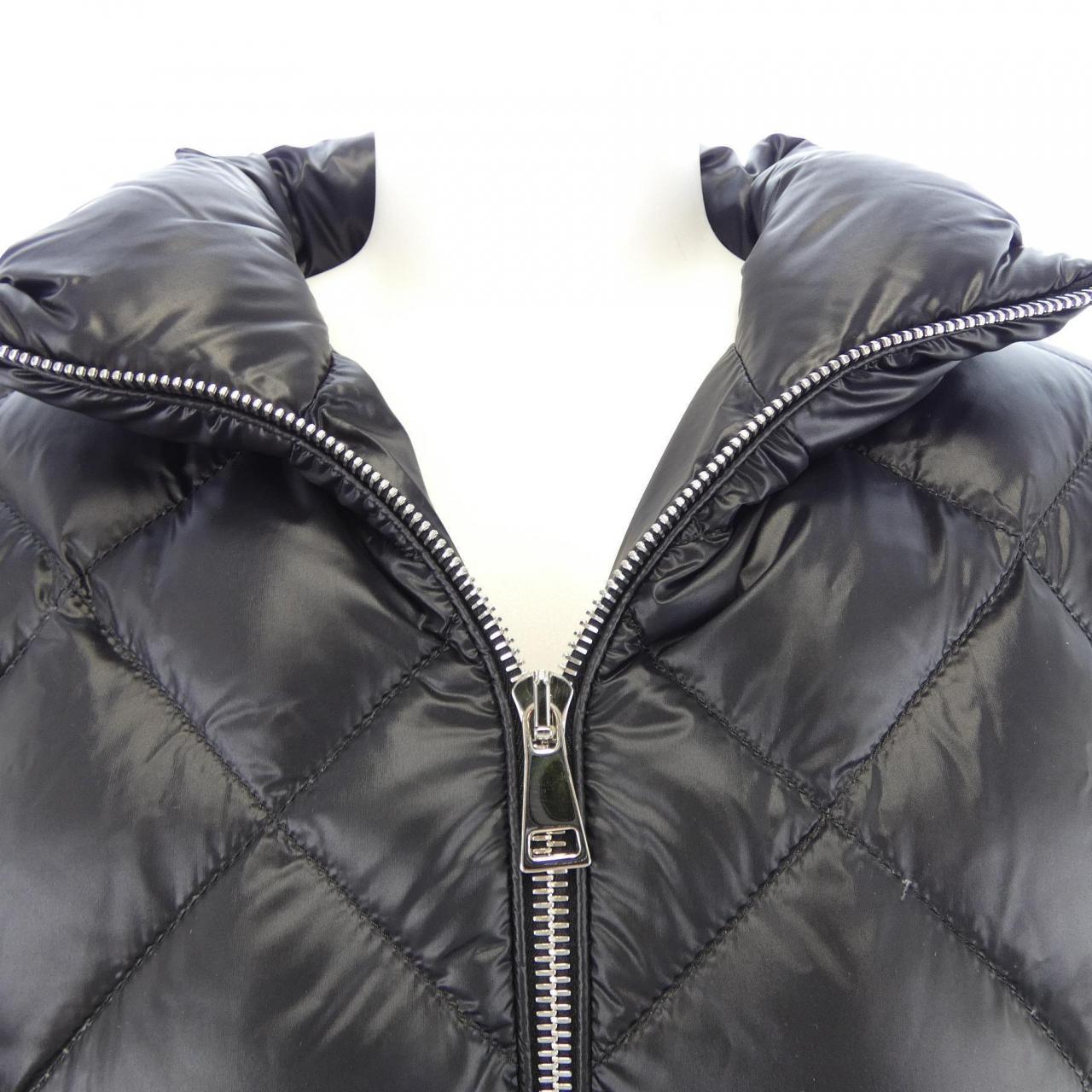 モンクレール MONCLER 20939B00032 ダウンジャケット