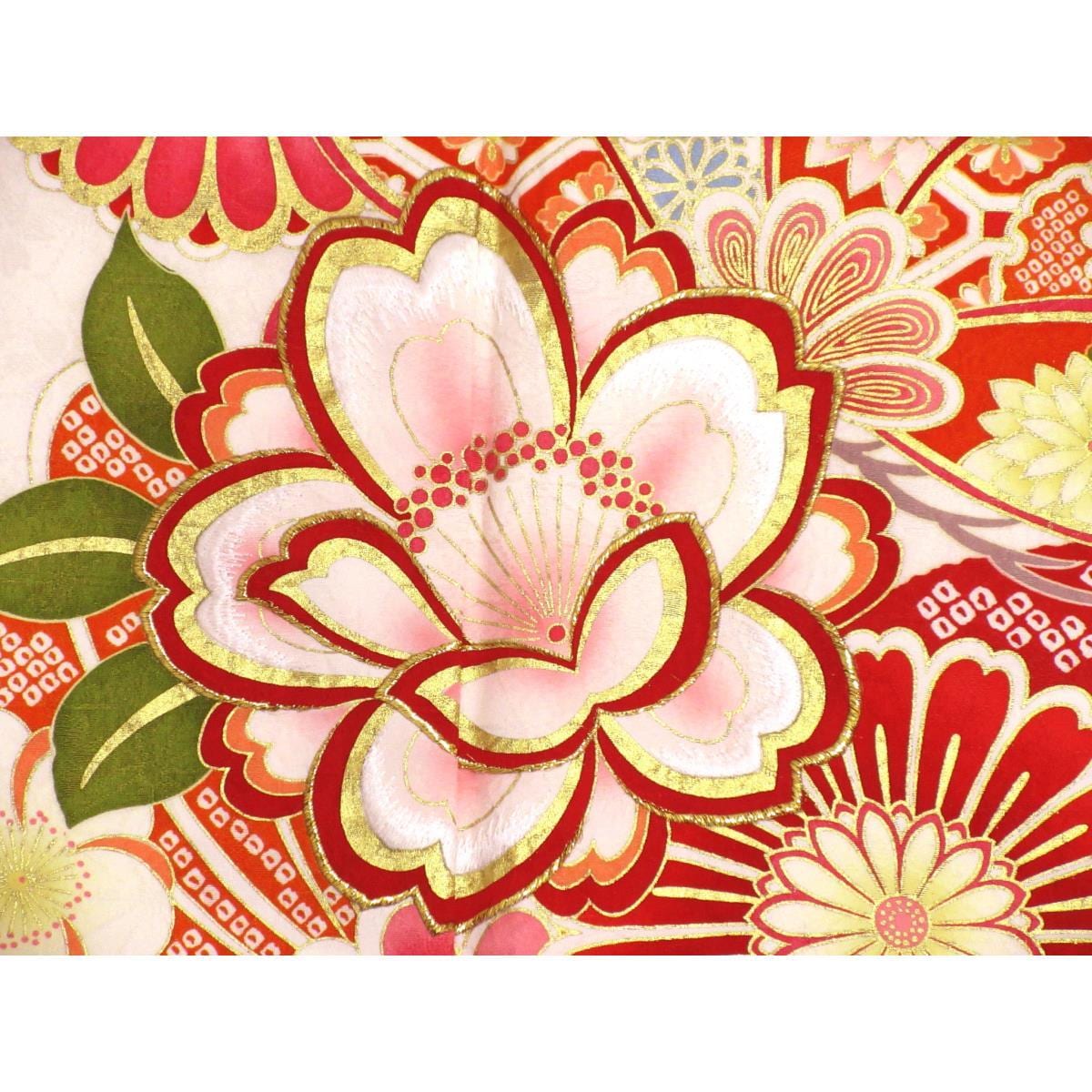 振袖　友禅金彩加工　刺繍入り