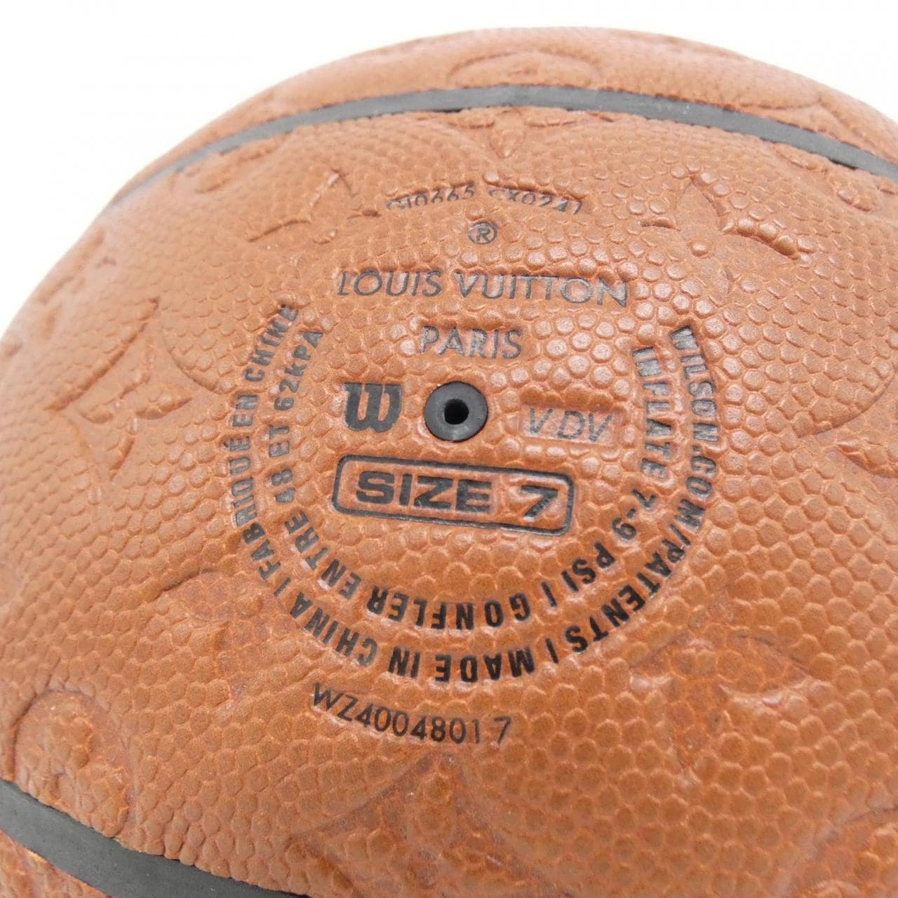 LOUIS VUITTON Basketball GI0665