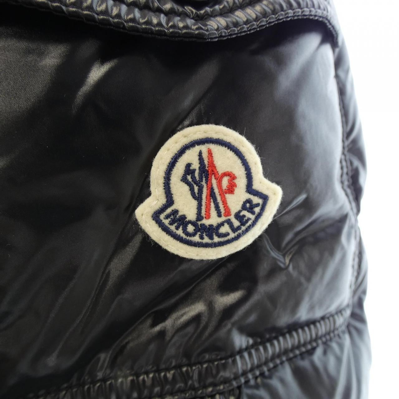 モンクレール MONCLER ダウンジャケット