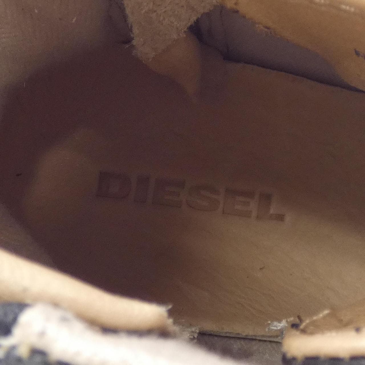 ディーゼル DIESEL Y01584 PR568 T8013 スニーカー