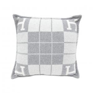 エルメス アヴァロン3 52×52 102666M クッション