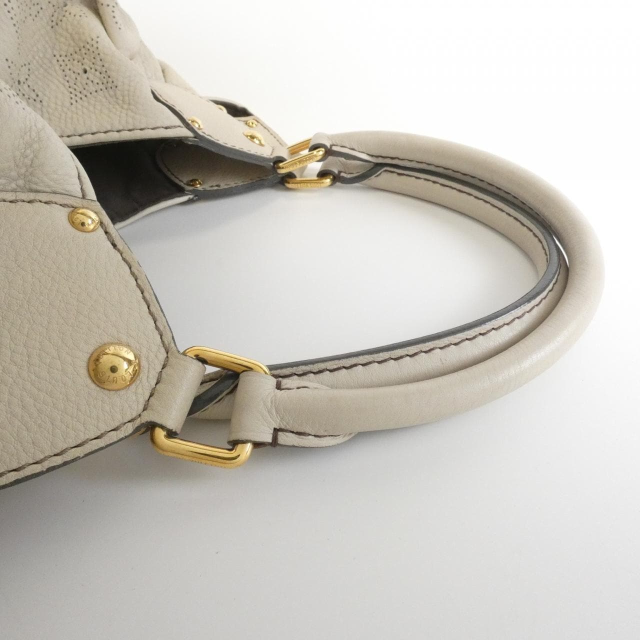 ルイヴィトン マヒナ XL M95548 ショルダーバッグ