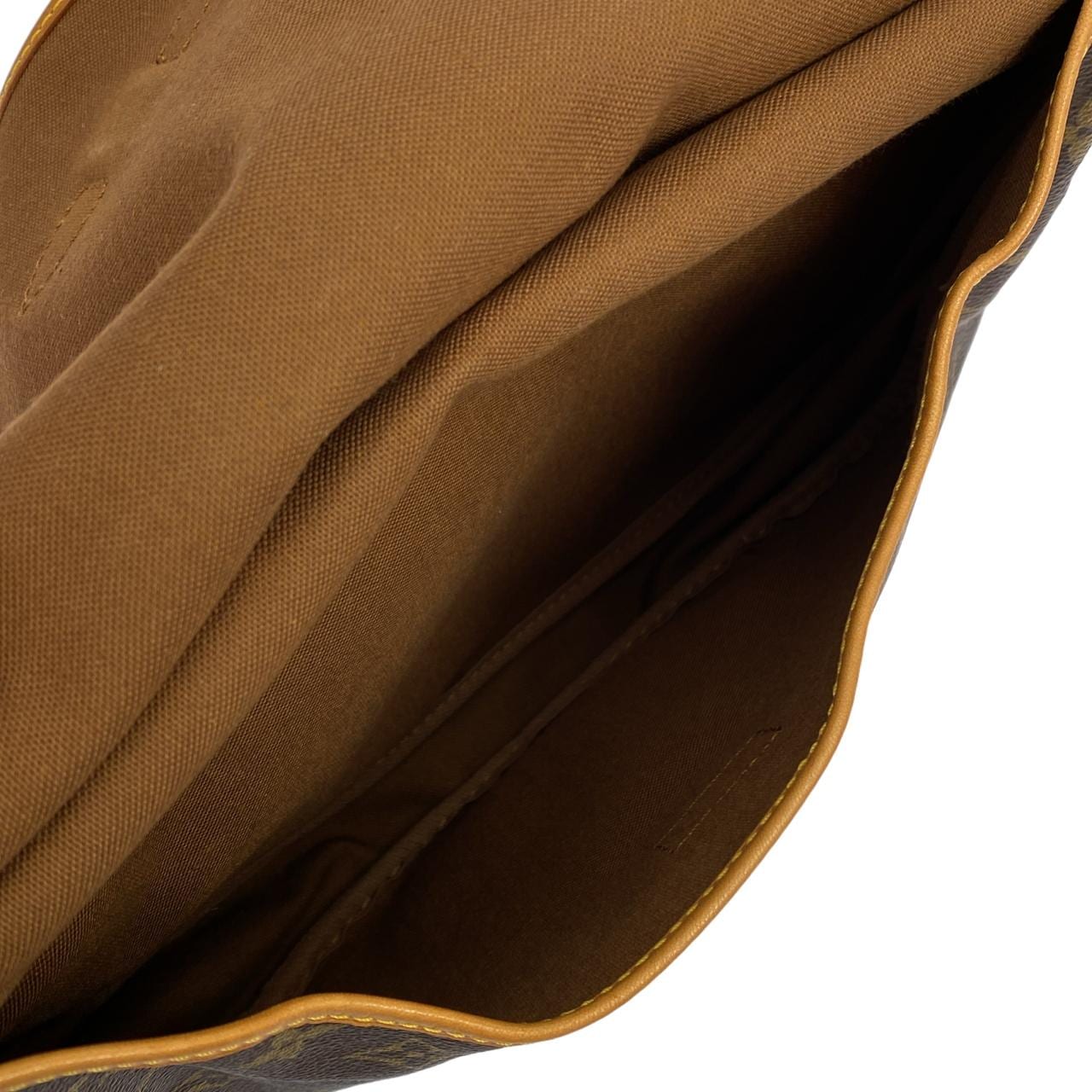 ルイヴィトン モノグラム ソミュール 30cm M42256 ショルダーバッグ