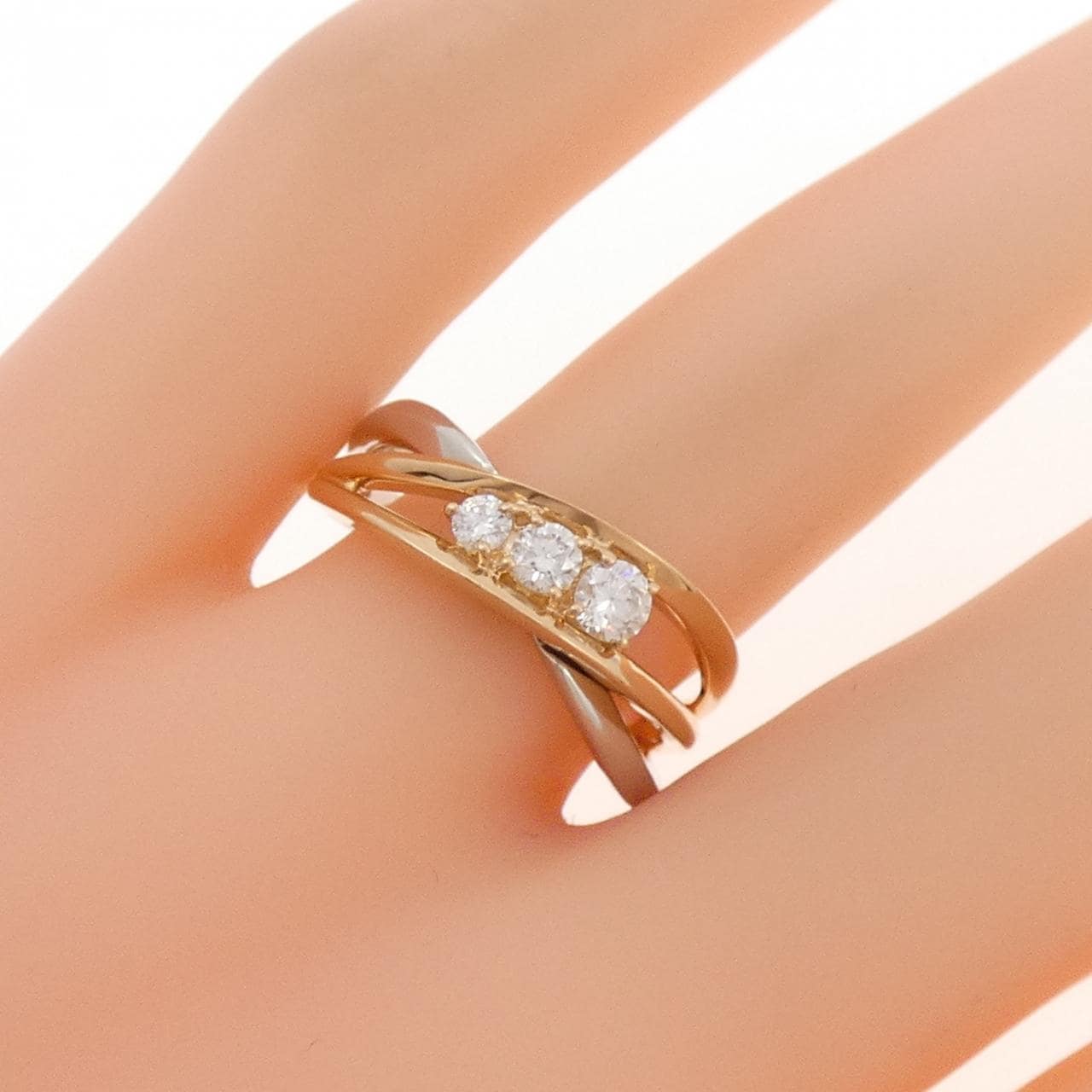 トリロジー ダイヤモンド リング 0.25CT