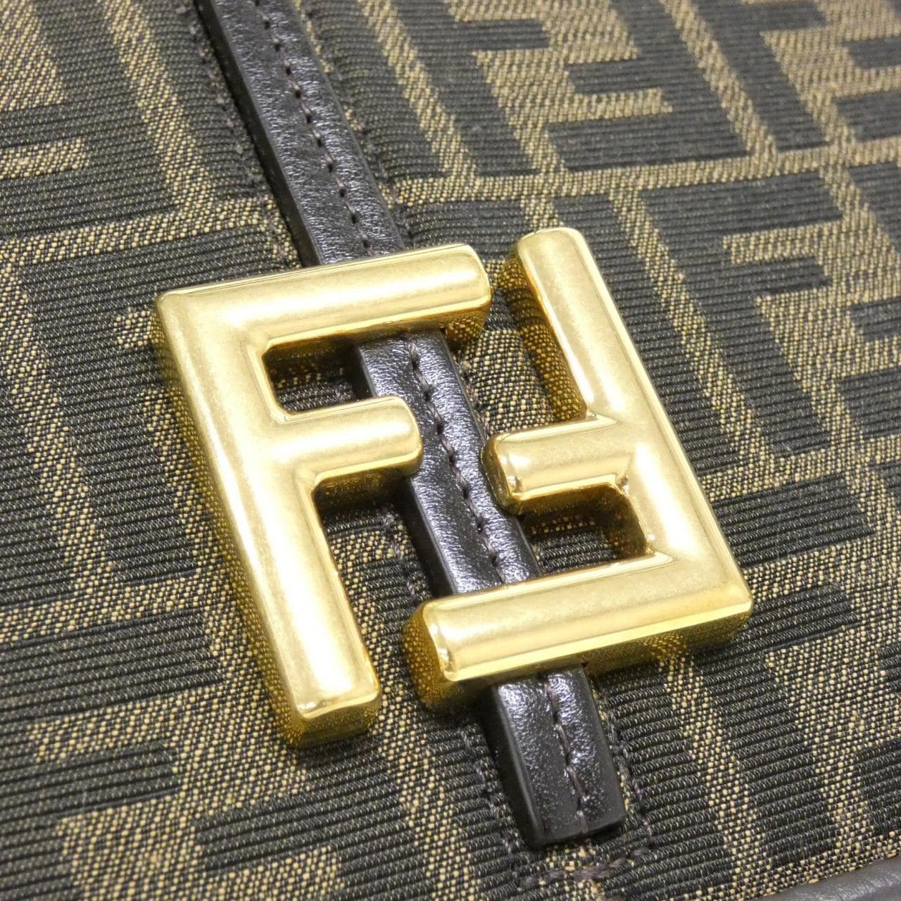 フェンディ カ モン MEDIUM 8BT366 AQ08 ショルダーバッグ
