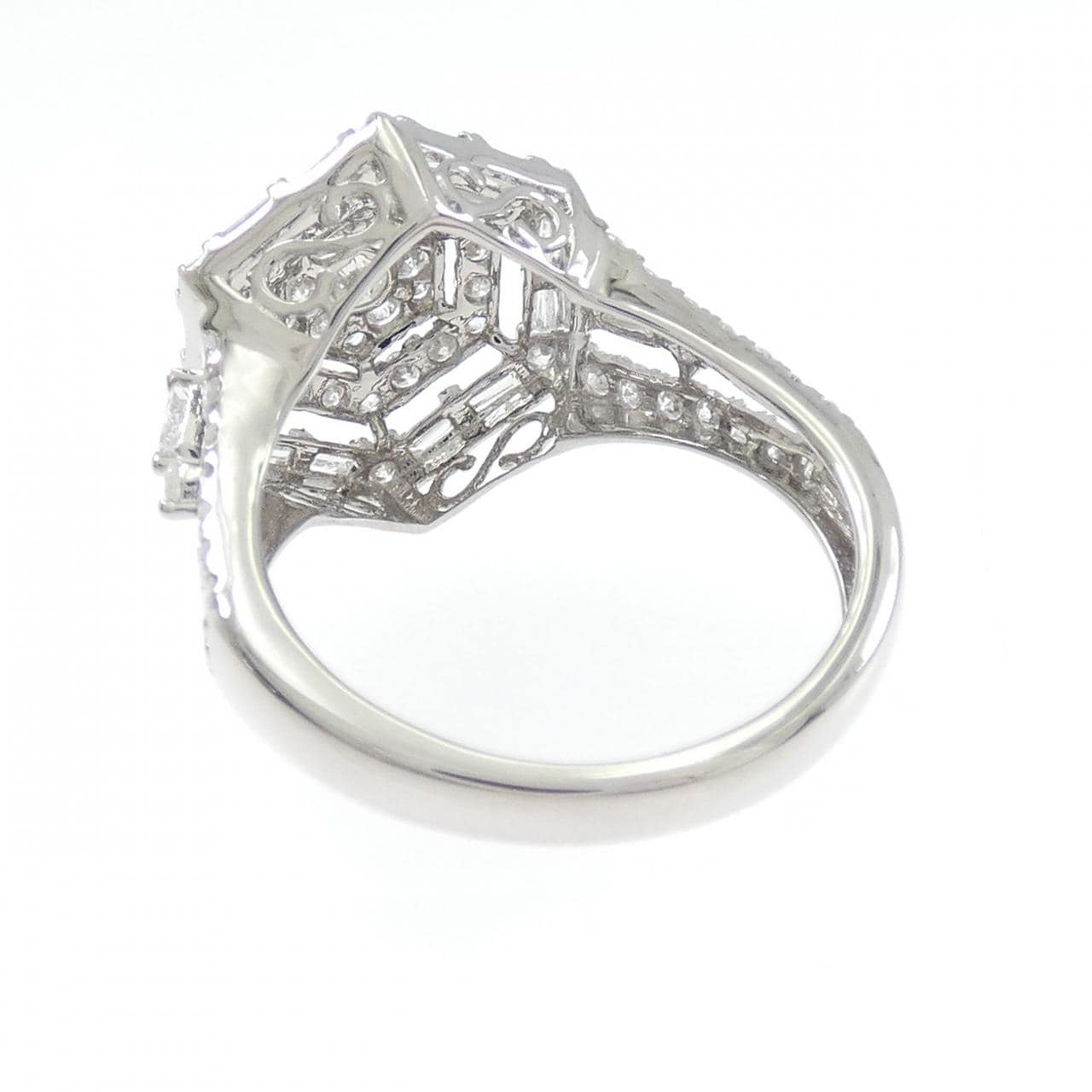 K18WG ダイヤモンド リング 1.00CT