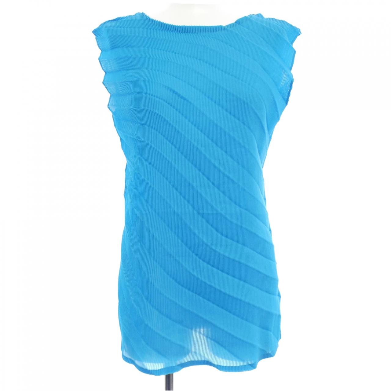 ミーイッセイミヤケ me ISSEY MIYAKE トップス