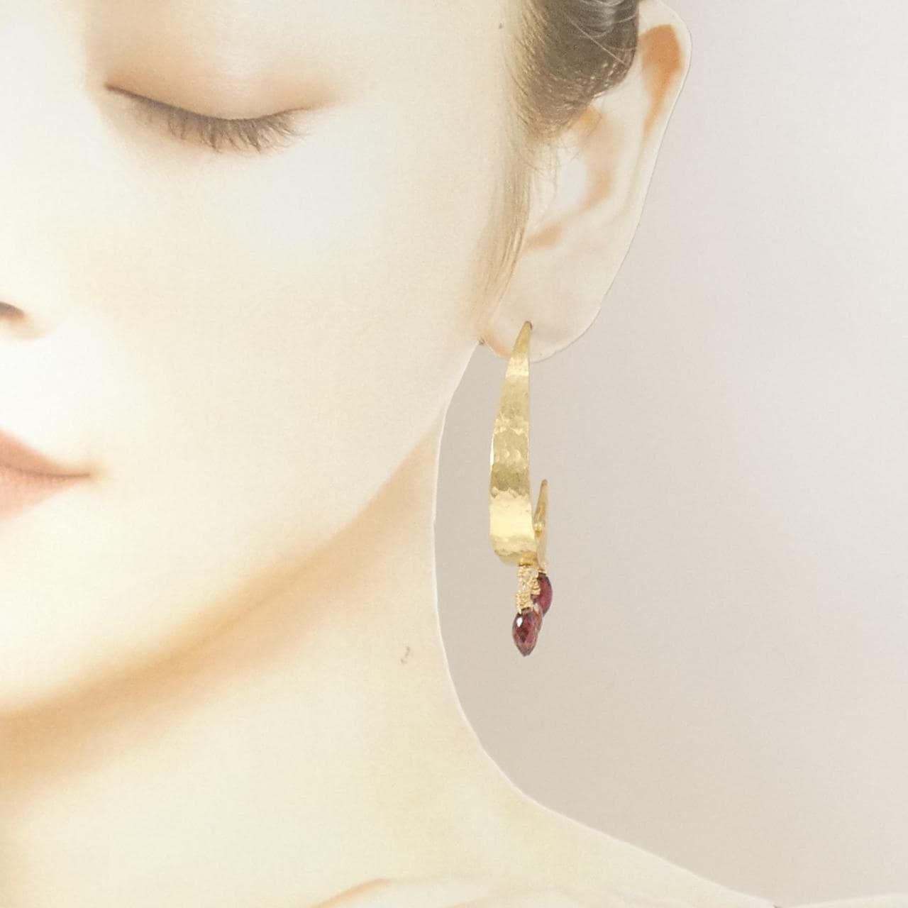 14KYG/585YG ガーネット ピアス