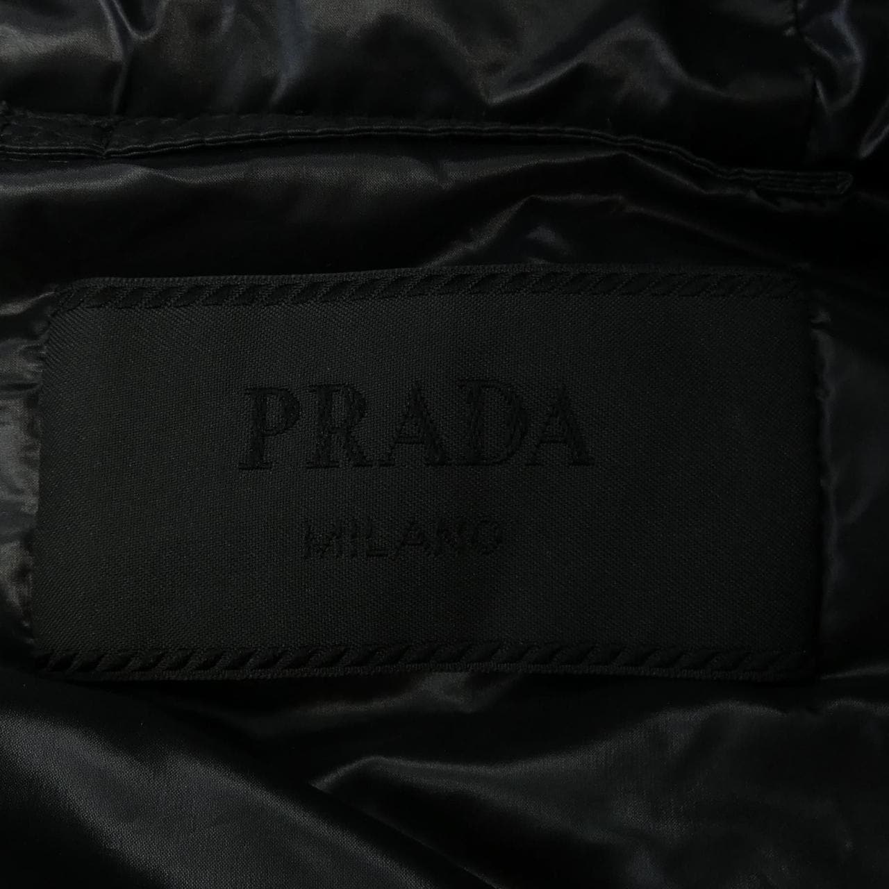 プラダ PRADA ダウンジャケット