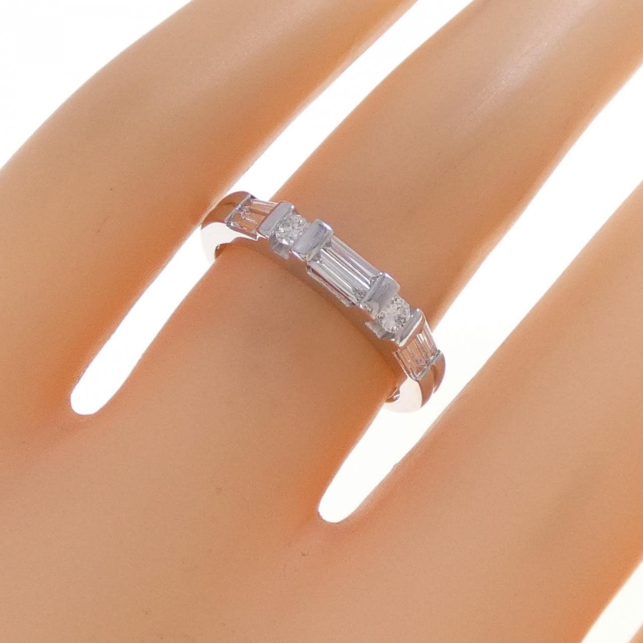 750WG ダイヤモンド リング