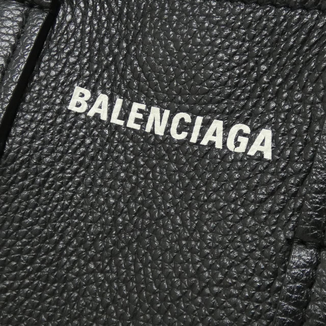 バレンシアガ エブリデイ XS ノース サウス トート 672793 15YUN バッグ