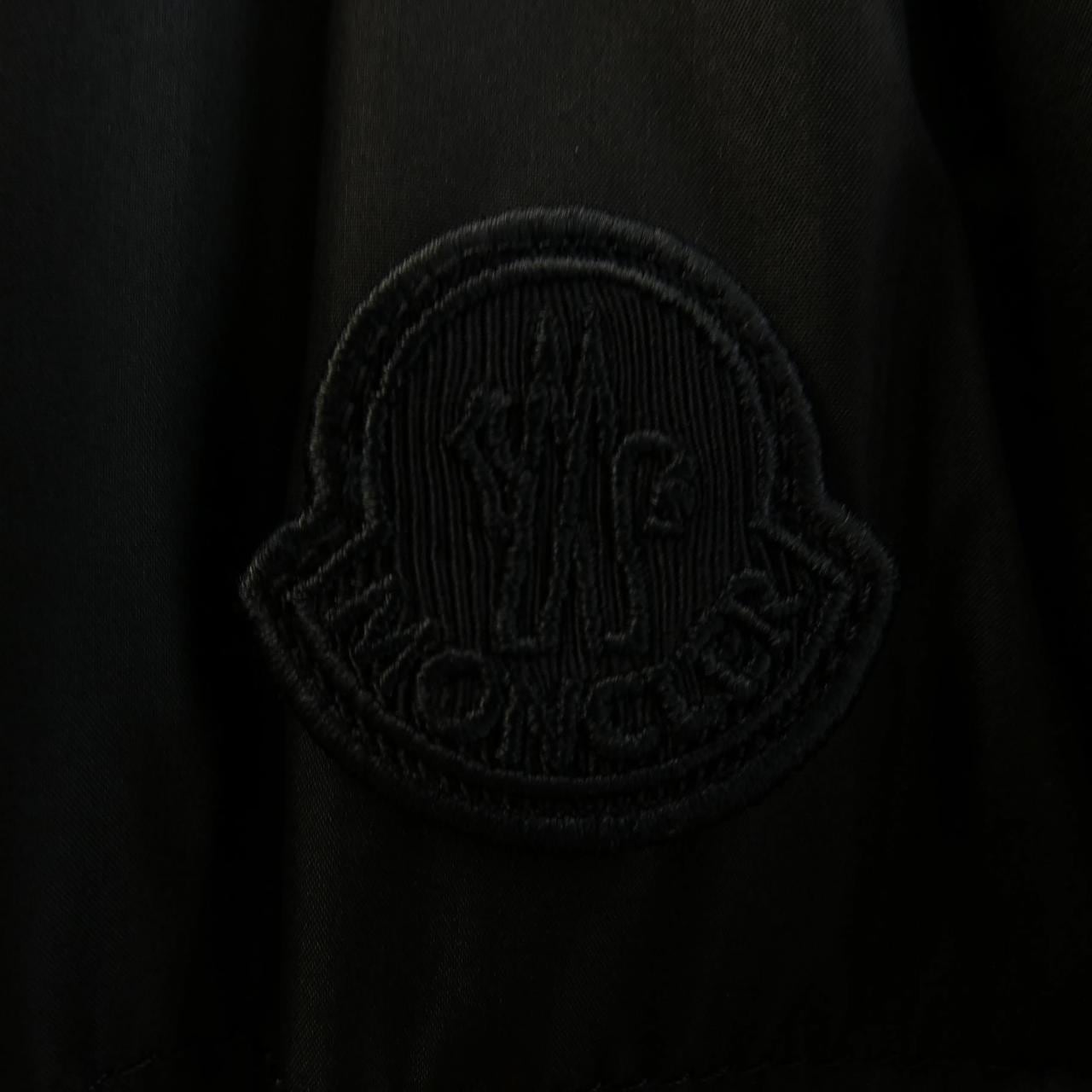 モンクレール MONCLER ダウンジャケット