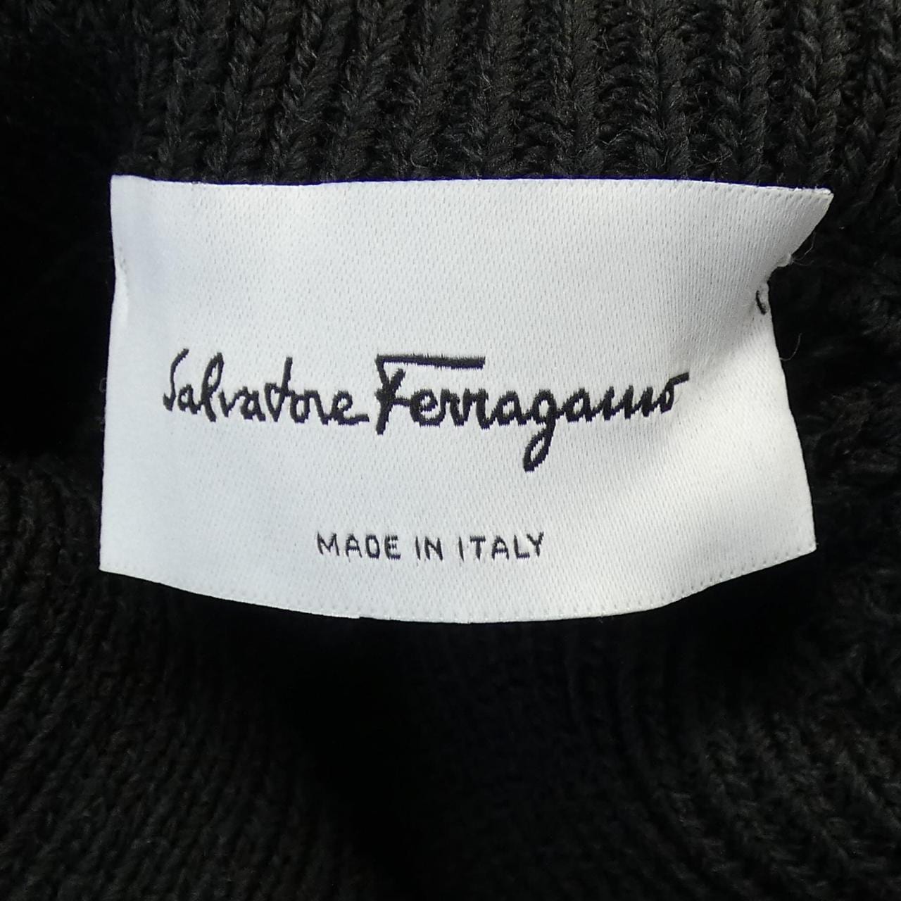 サルヴァトーレフェラガモ SALVATORE FERRAGAMO 12 1095 ブルゾン