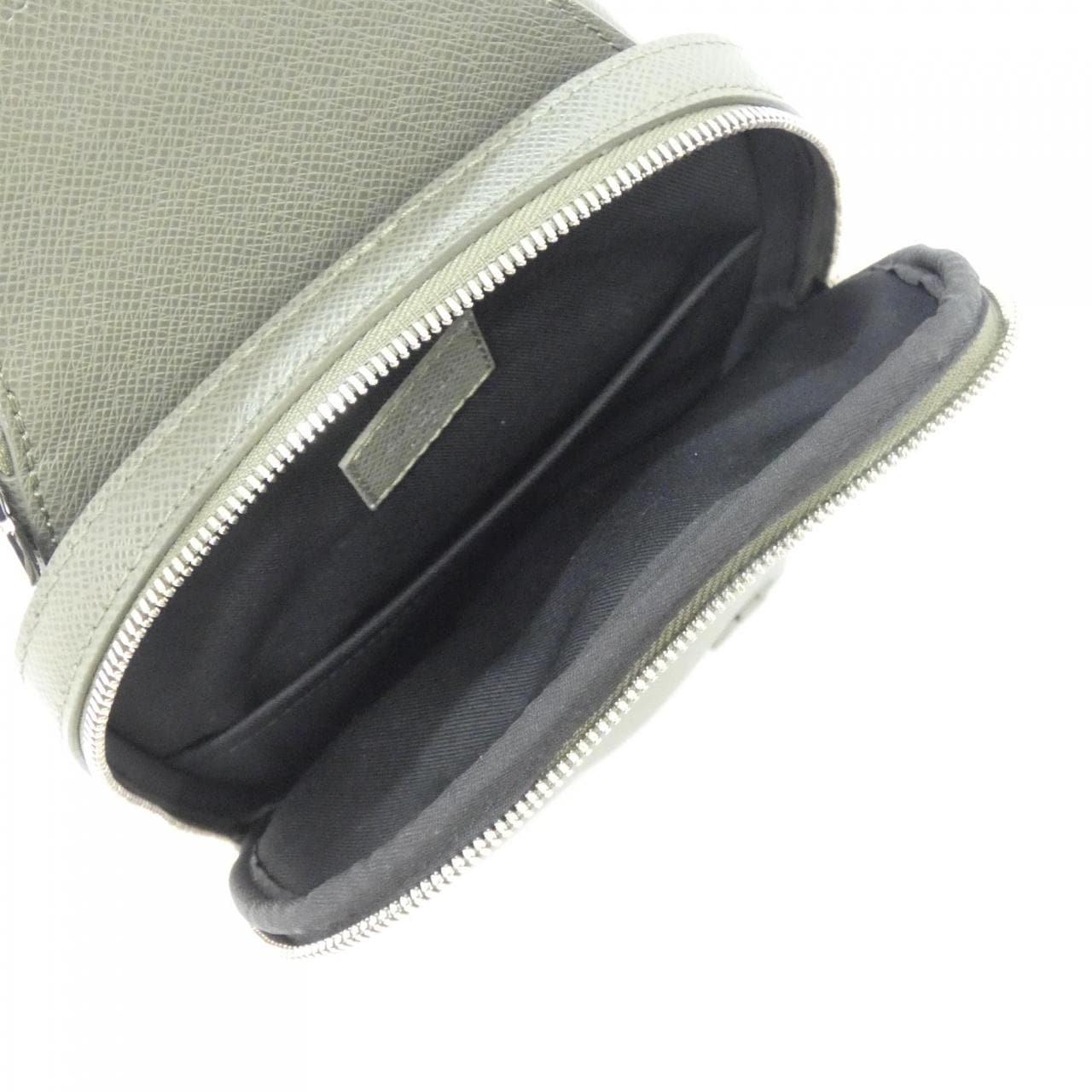 ルイヴィトン タイガ アヴェニュー スリングバッグ M30973 ショルダーバッグ