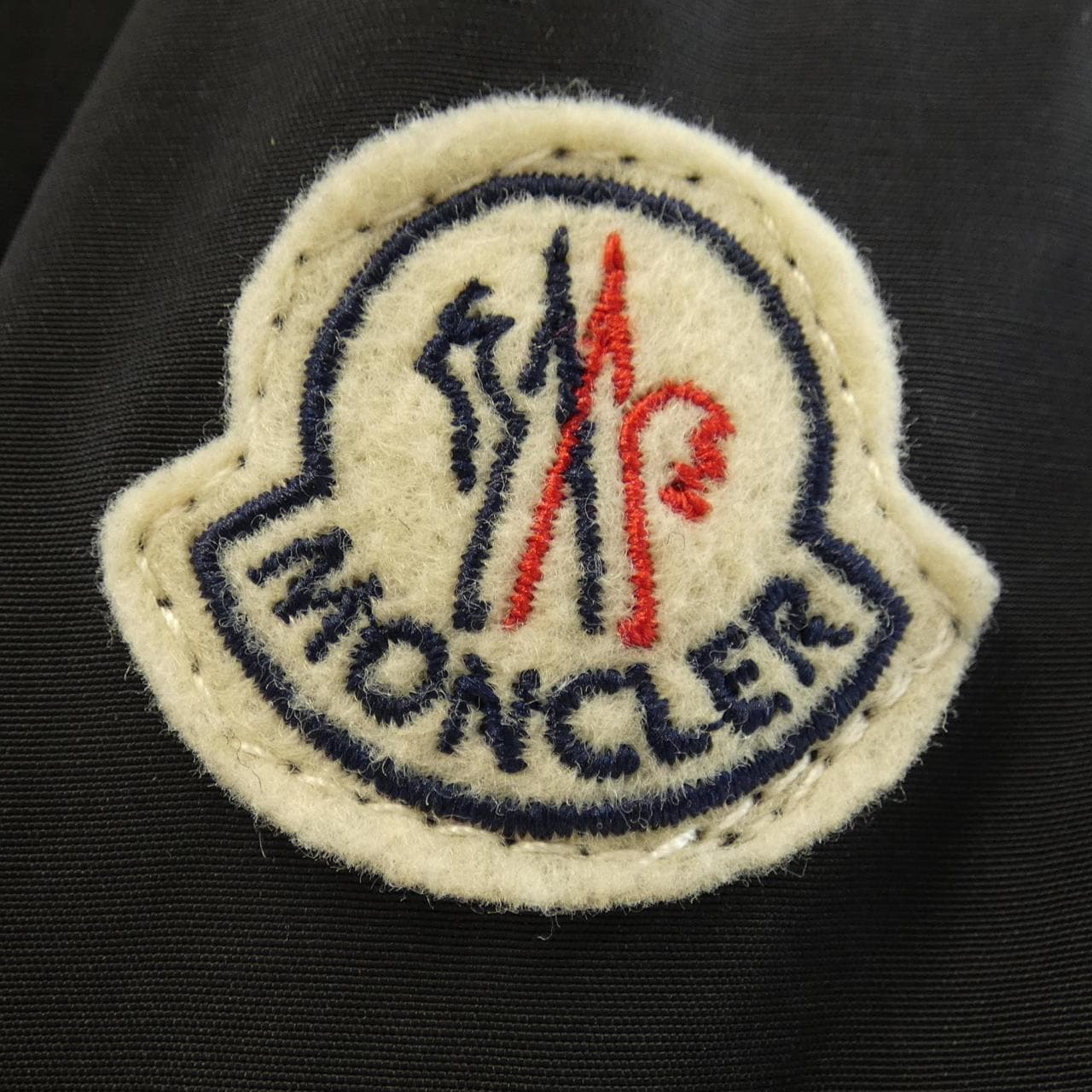 モンクレール MONCLER ダウンジャケット