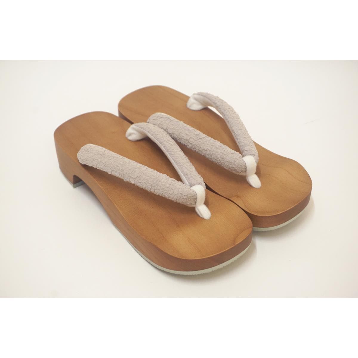 [新品] 女士木屐，小跟，L码
