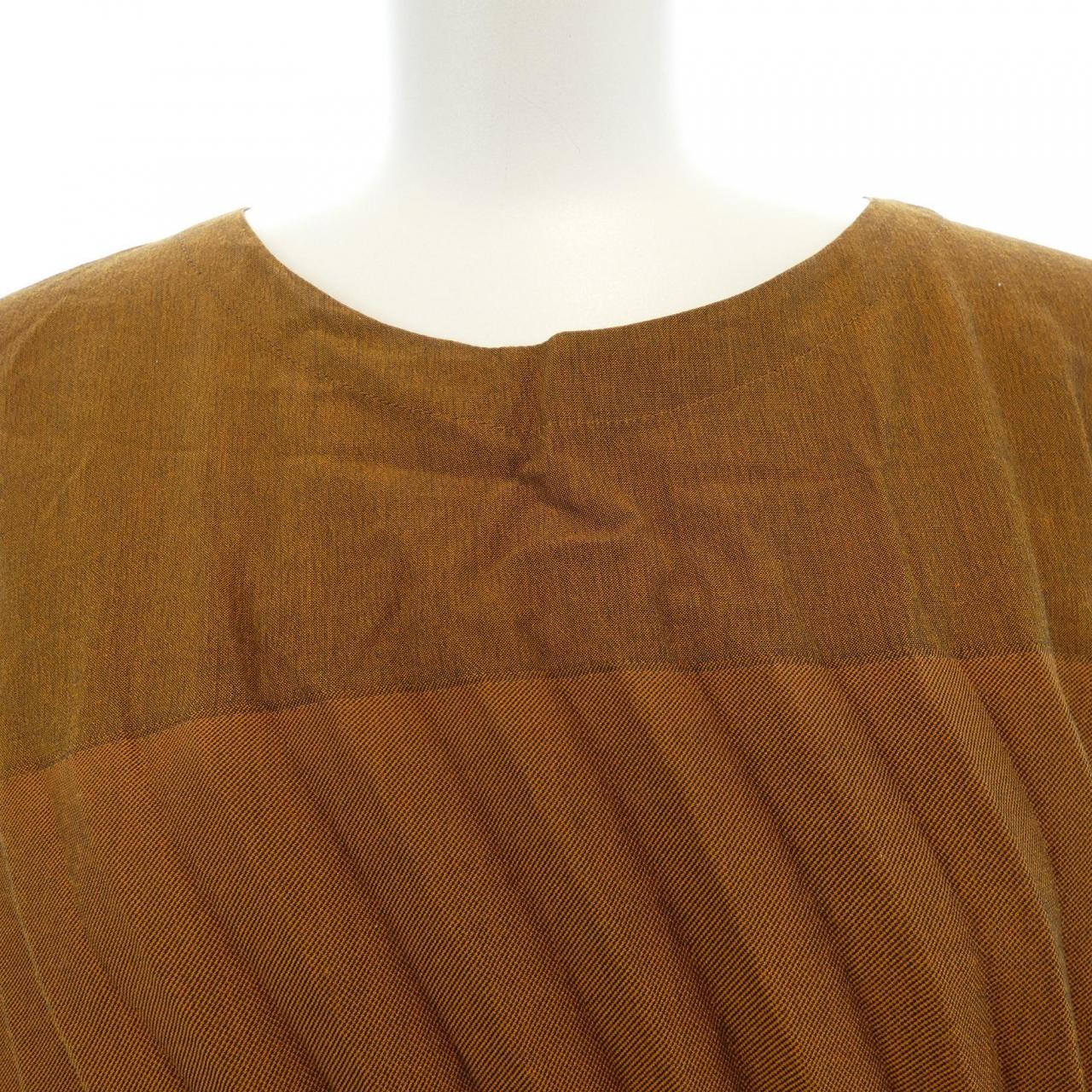 ISSEY MIYAKE IM13FJ136 Tops