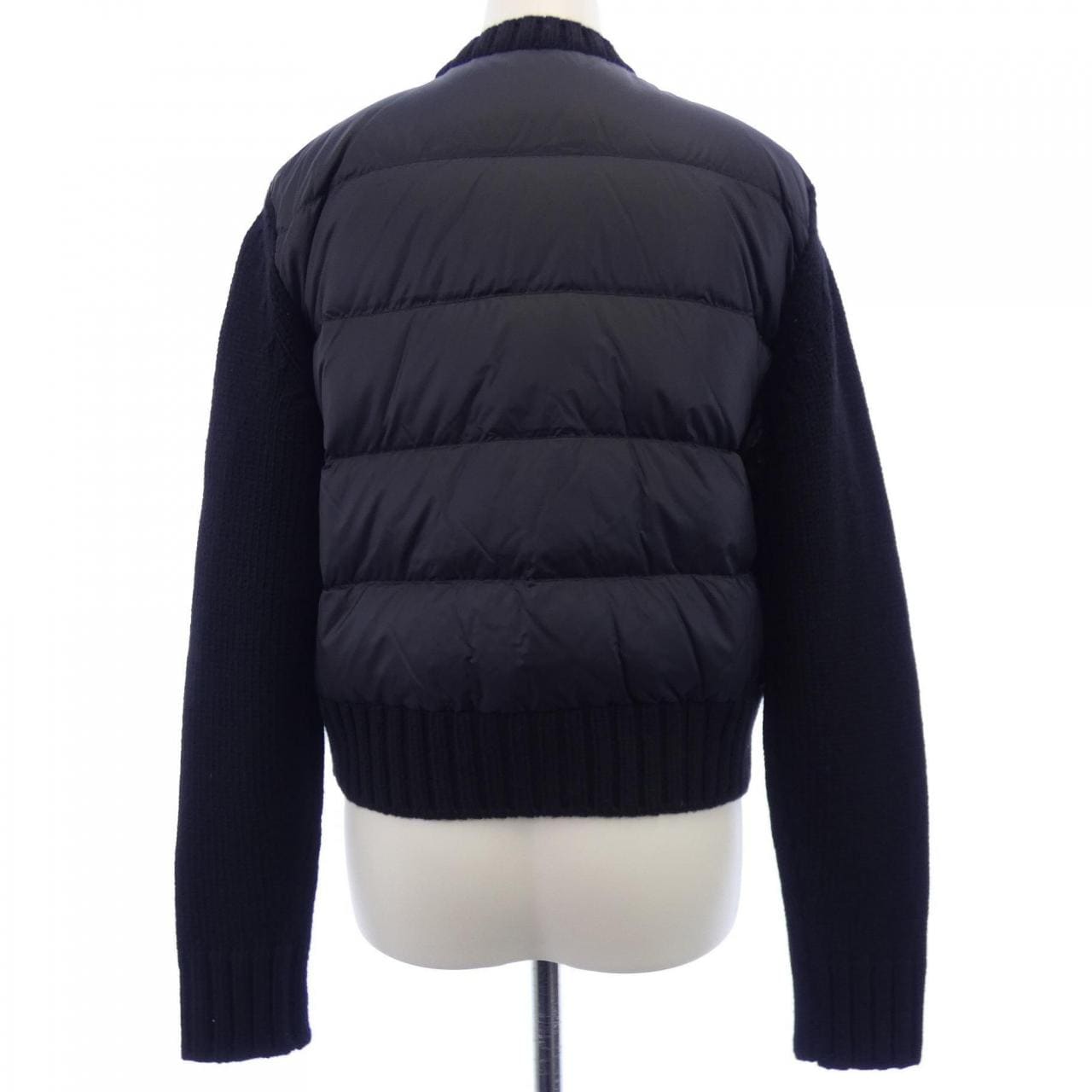 モンクレール MONCLER 20939B00040 ダウンジャケット