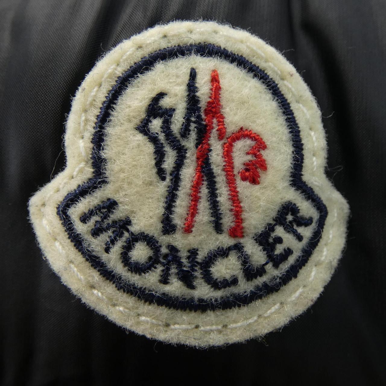 モンクレール MONCLER ダウンジャケット