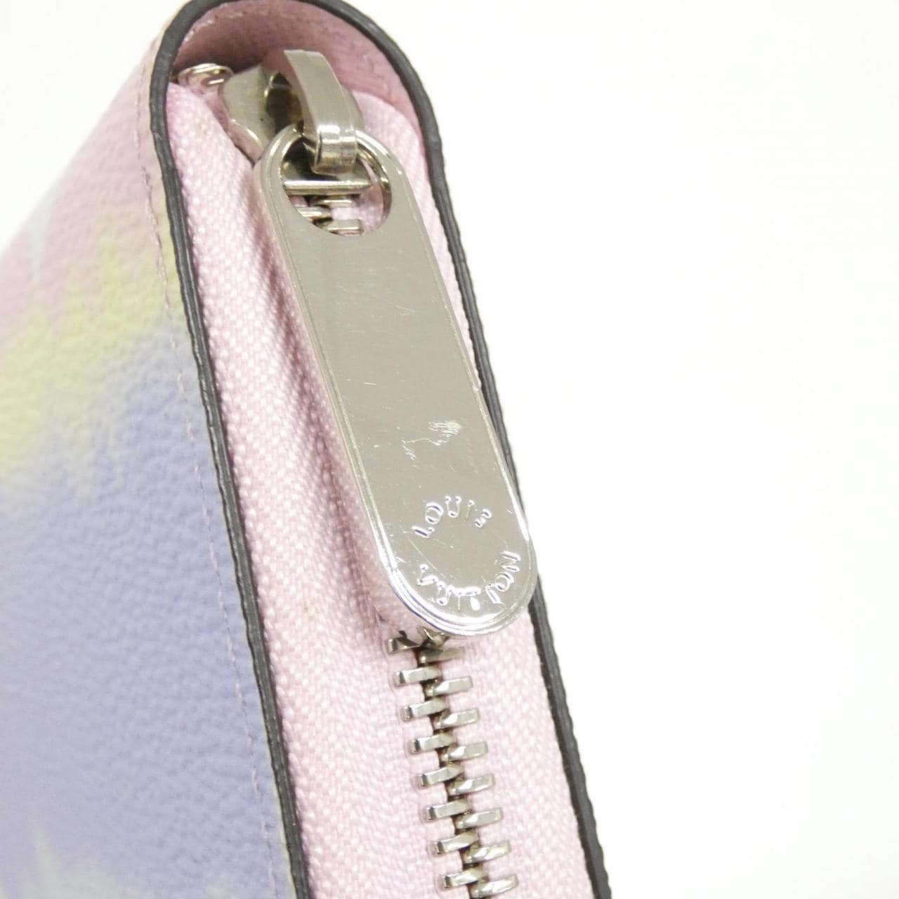 ルイヴィトン LVエスカル ジッピー ウォレット M69110 財布