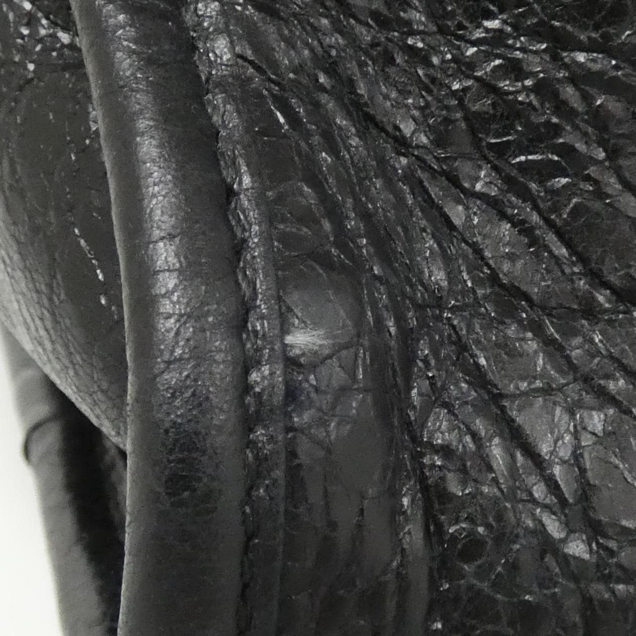 バレンシアガ CLASSIC CITY LOGO STRAP 505550 DB5JT バッグ