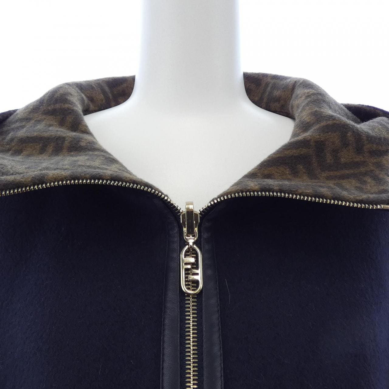 フェンディ FENDI FFモチーフ　 FJ6993 A5HD ジャケット