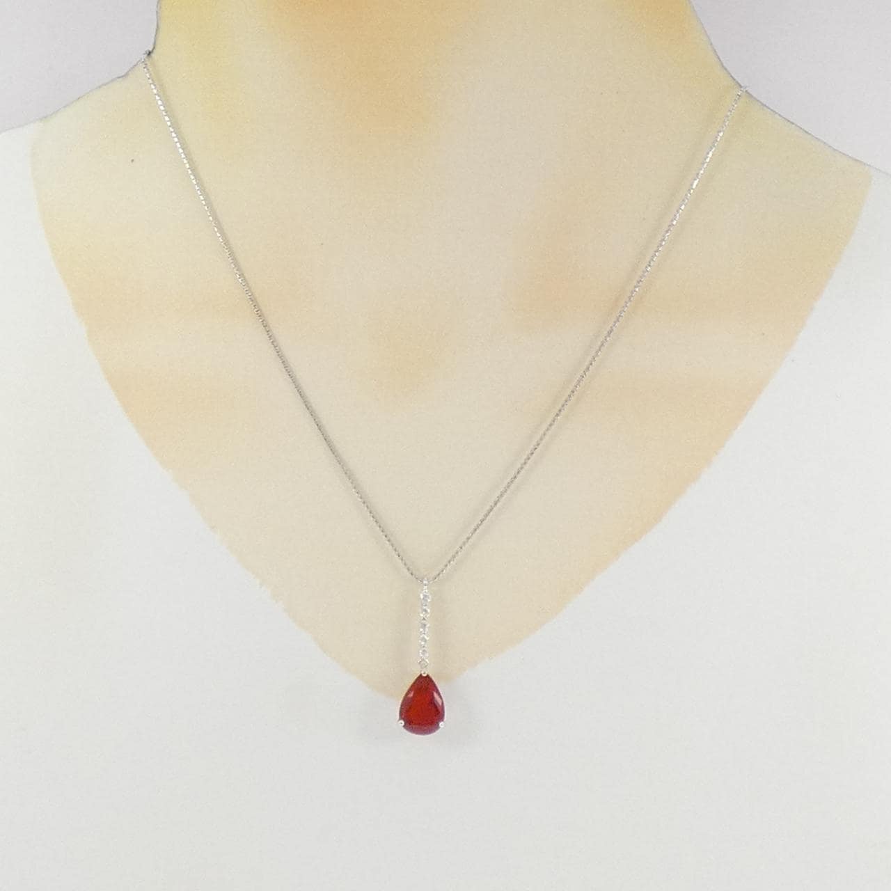 K18WG オパール ネックレス 2.36CT