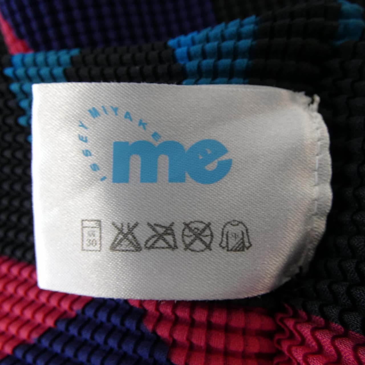 ミーイッセイミヤケ me ISSEY MIYAKE MI23FK366 トップス