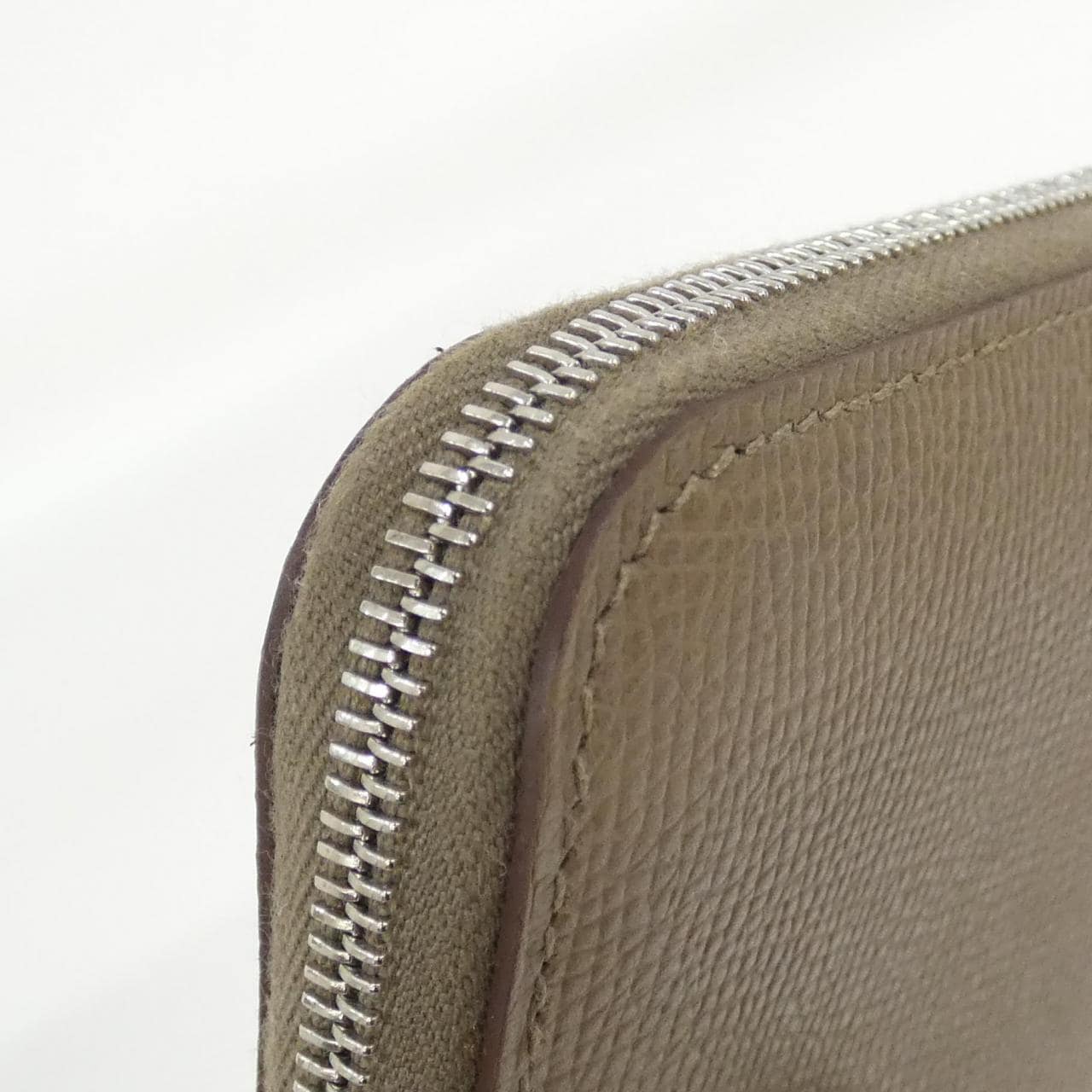 エルメス EN LIBERTE シルク イン コンパクト 084266CK 財布