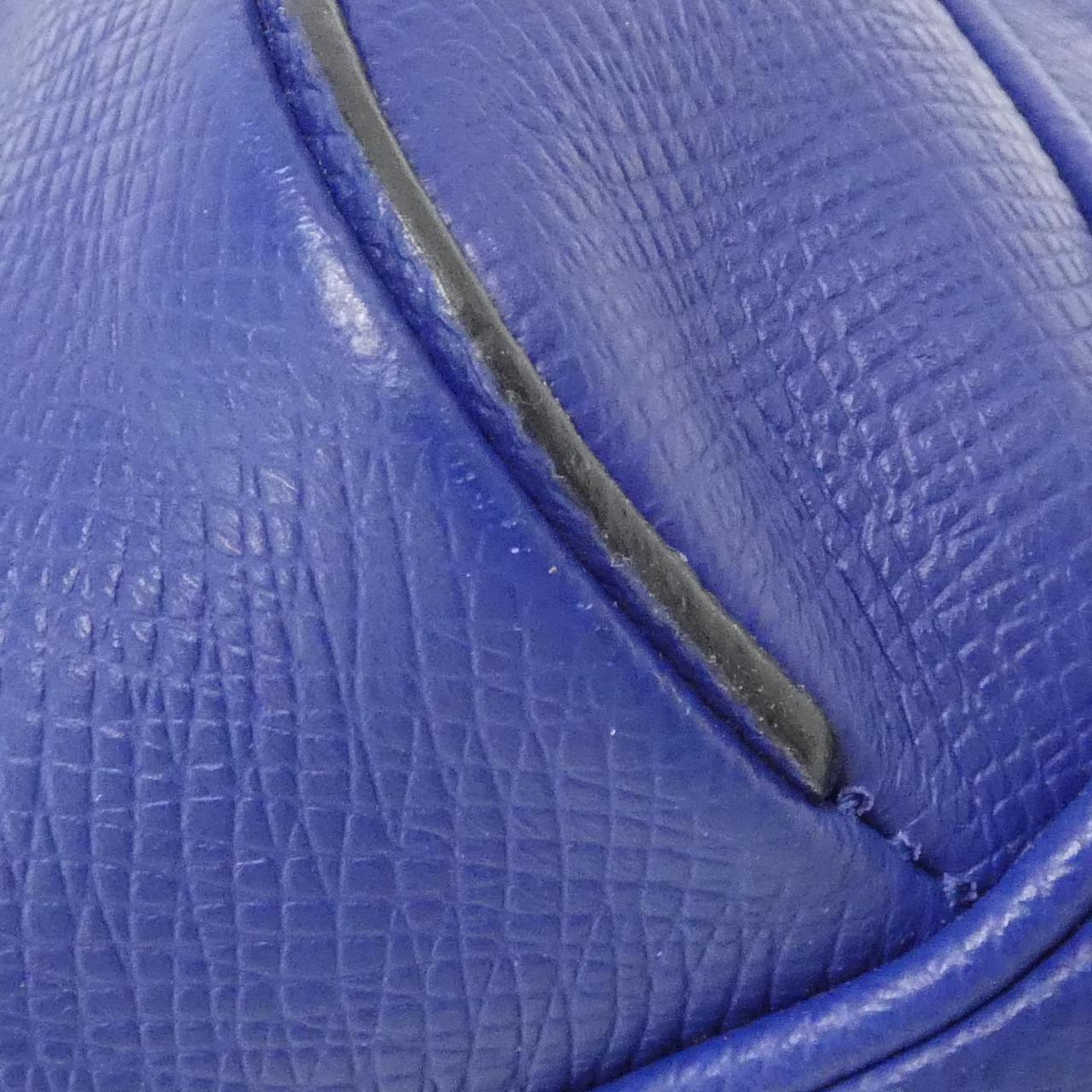 LOUIS VUITTON Taiga Outdoor Messenger PM M33437 单肩包