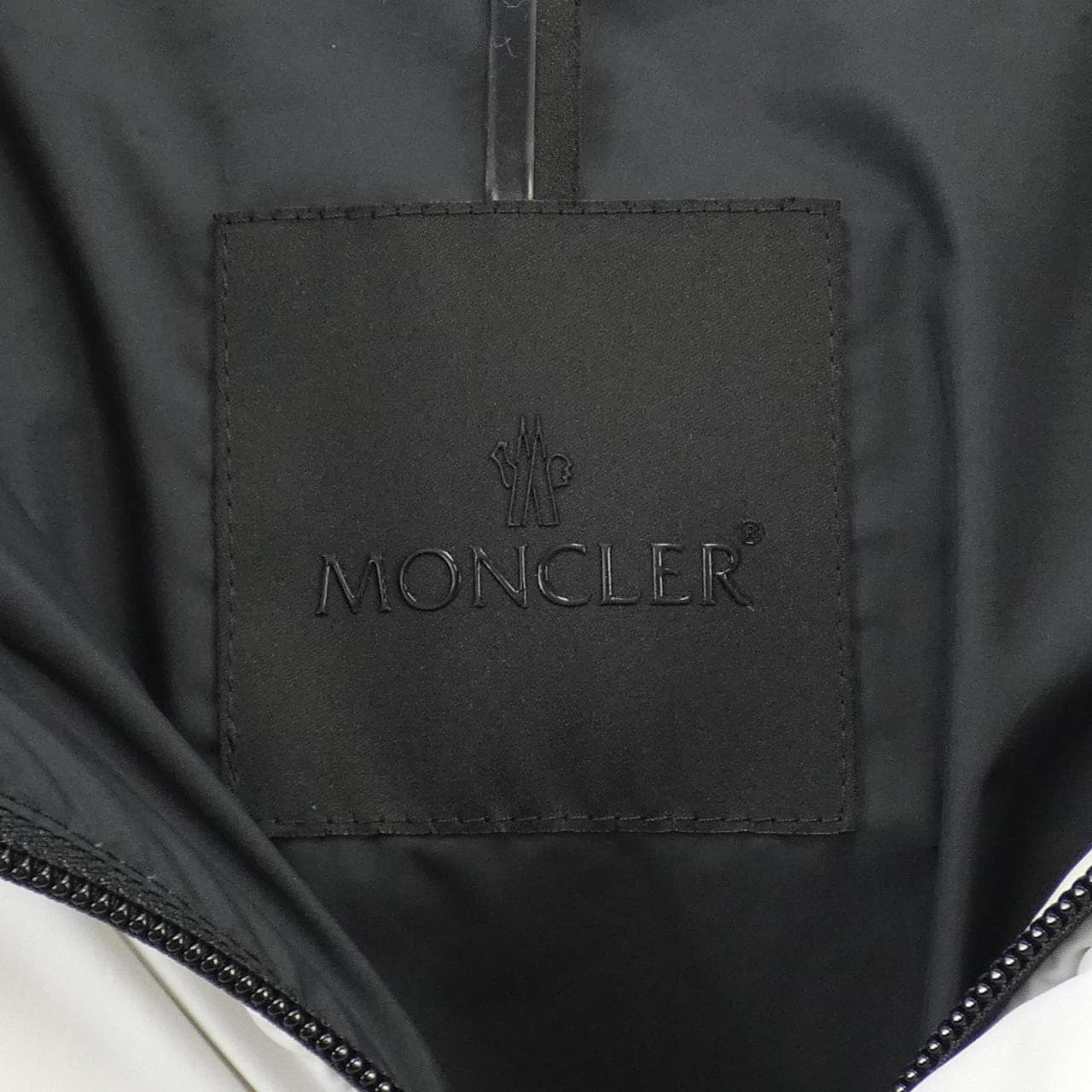 モンクレール MONCLER ダウンジャケット