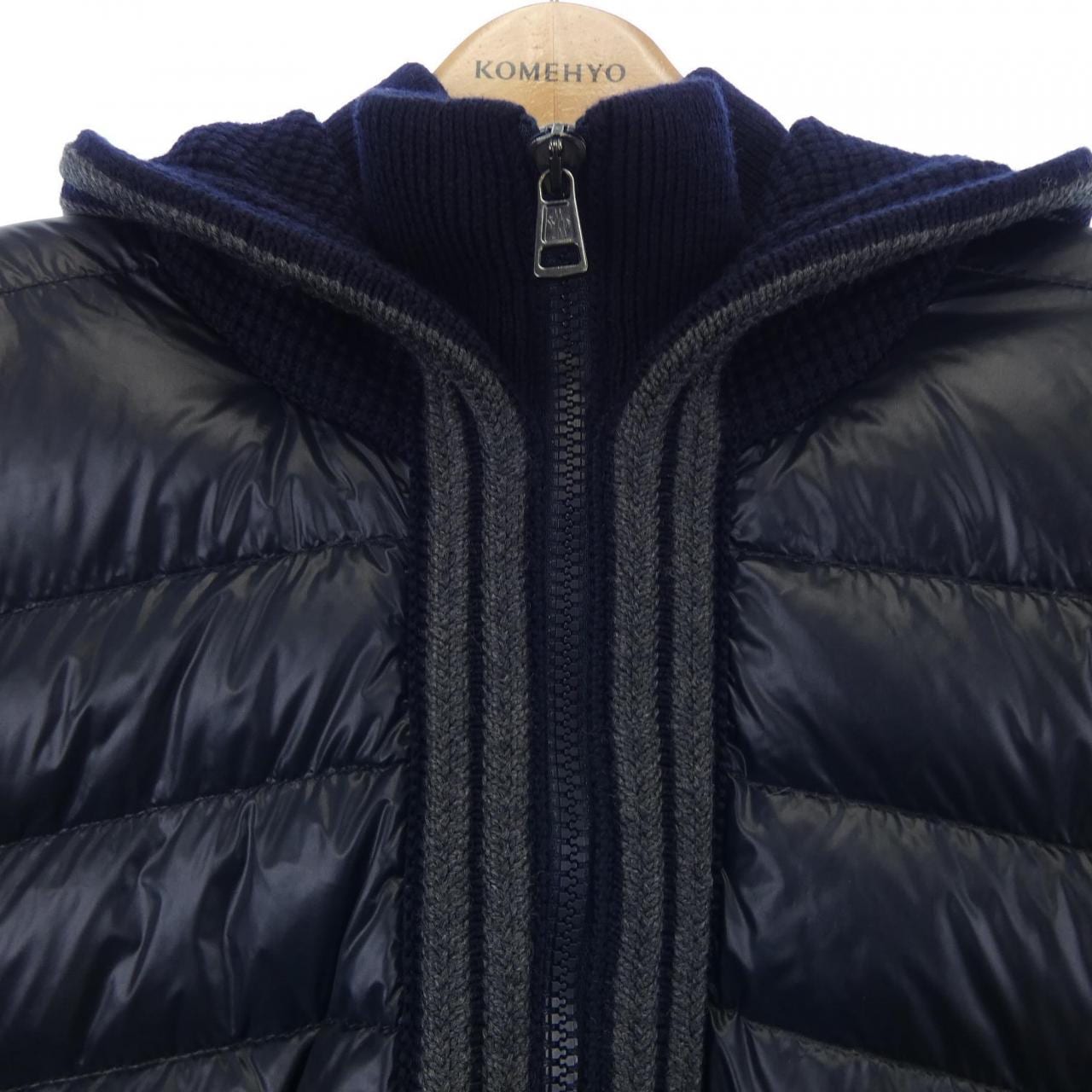 モンクレール MONCLER ダウンジャケット