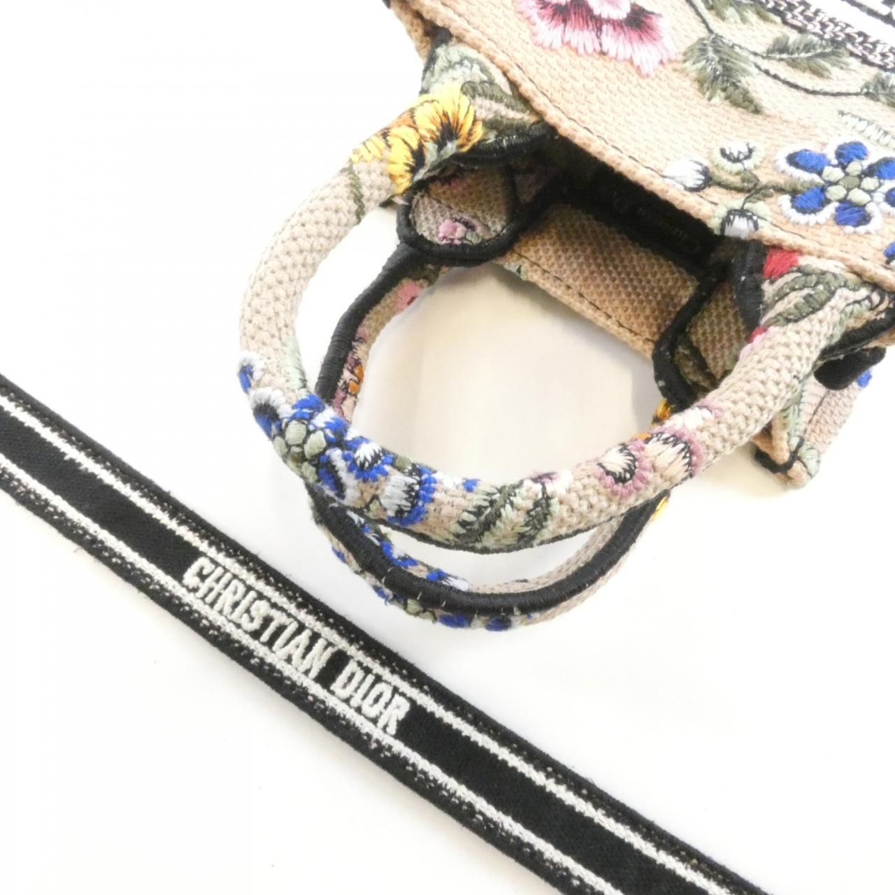 クリスチャンディオール DIOR PETITES FLEURS ディオール ブック トート ミニ バーティカル バッグ  S5555CEAU バッグ