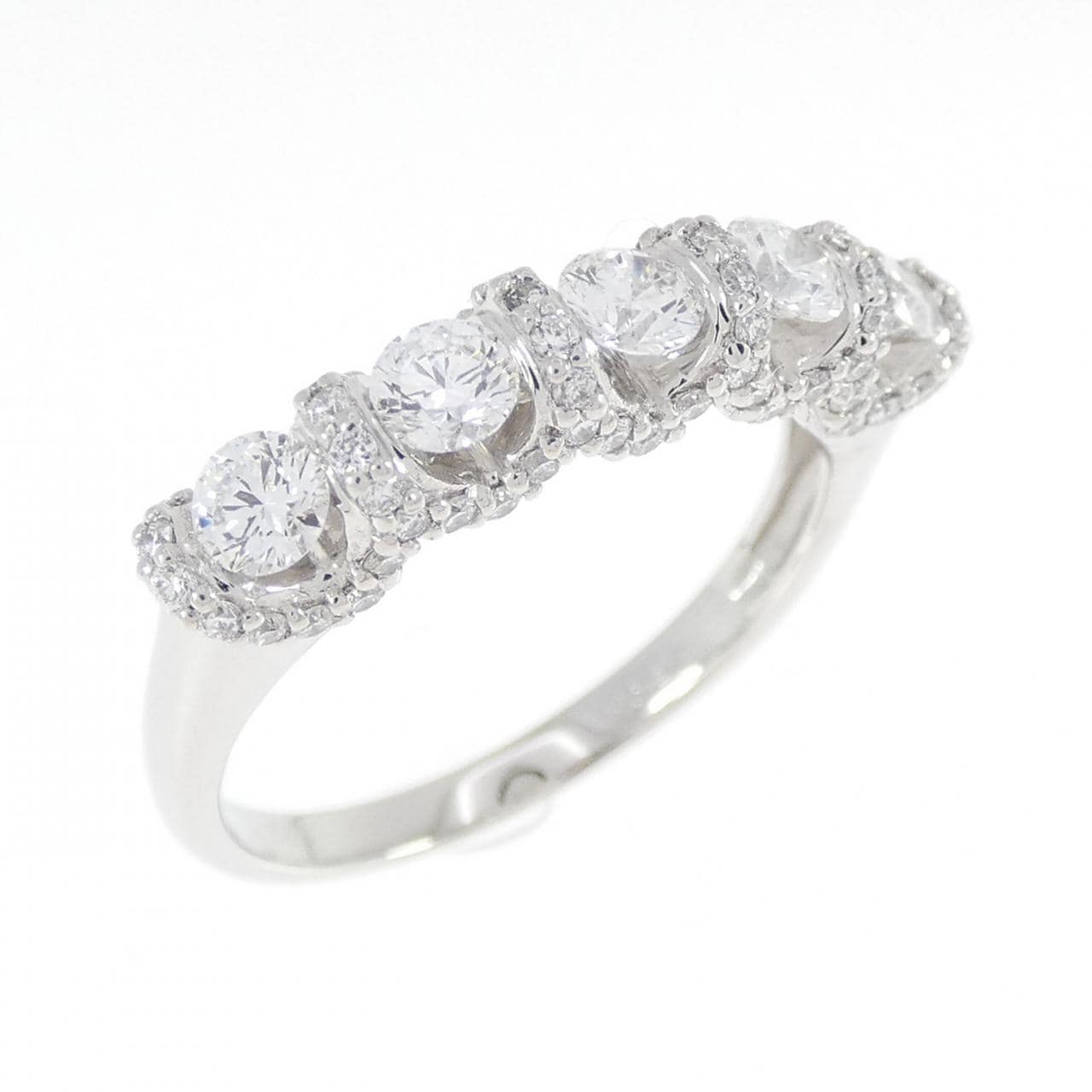 ジーエスティービー ダイヤモンド リング 0.70CT