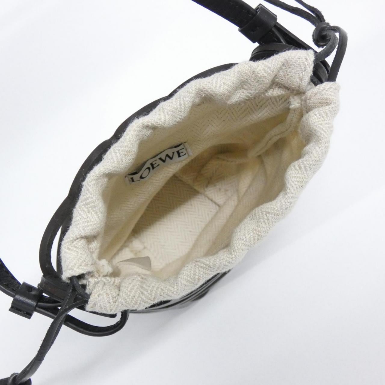 ロエベ アナグラム カット アウト ポケット C922Y62X02 ショルダーバッグ