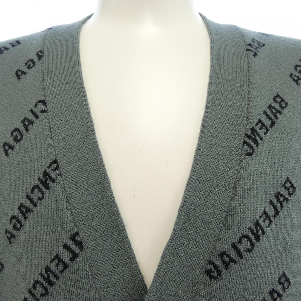 バレンシアガ BALENCIAGA 724805 T1666 カーディガン