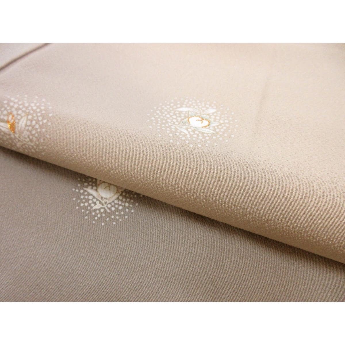 訪問着　友禅金彩加工　刺繍入りボカシ染　五三の桐