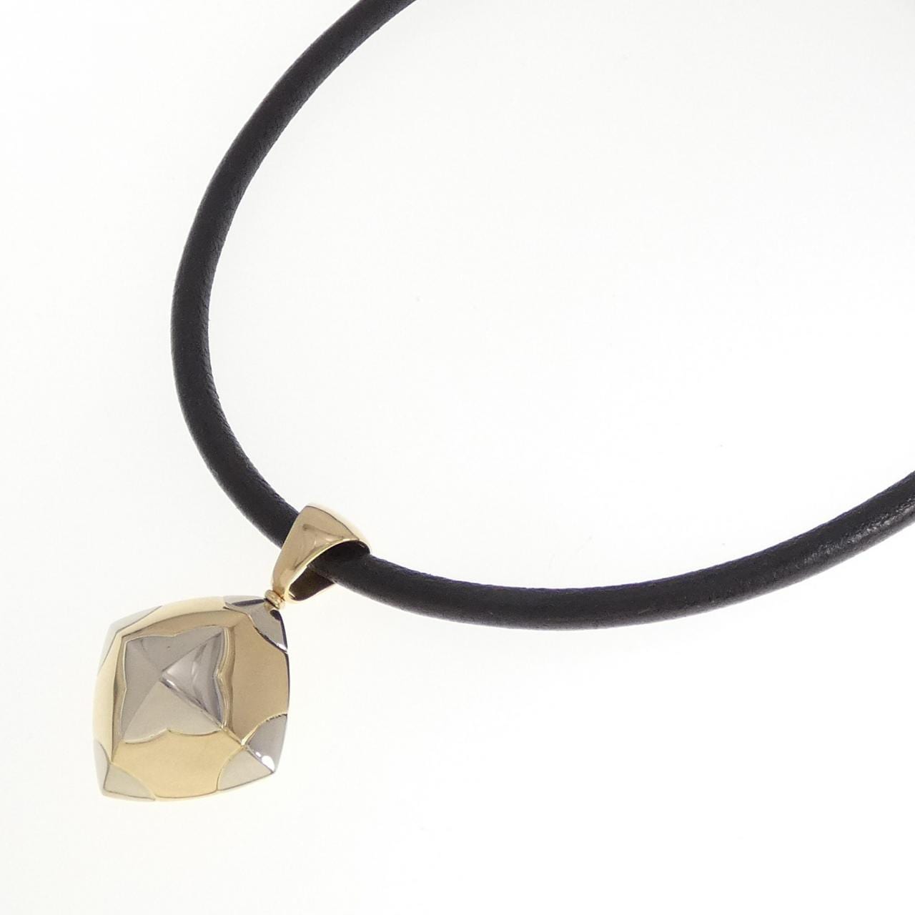 BVLGARI piramide necklace