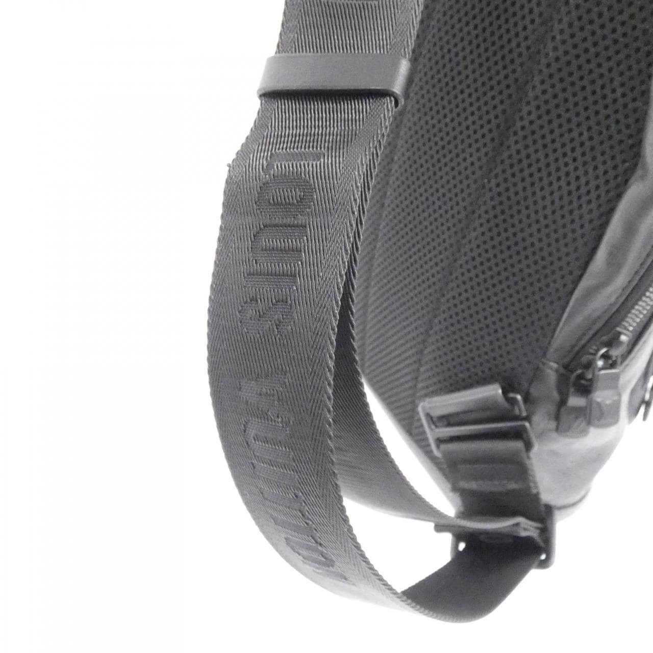 ルイヴィトン モノグラム シャドウ レーサー スリングバッグ M46107 ショルダーバッグ