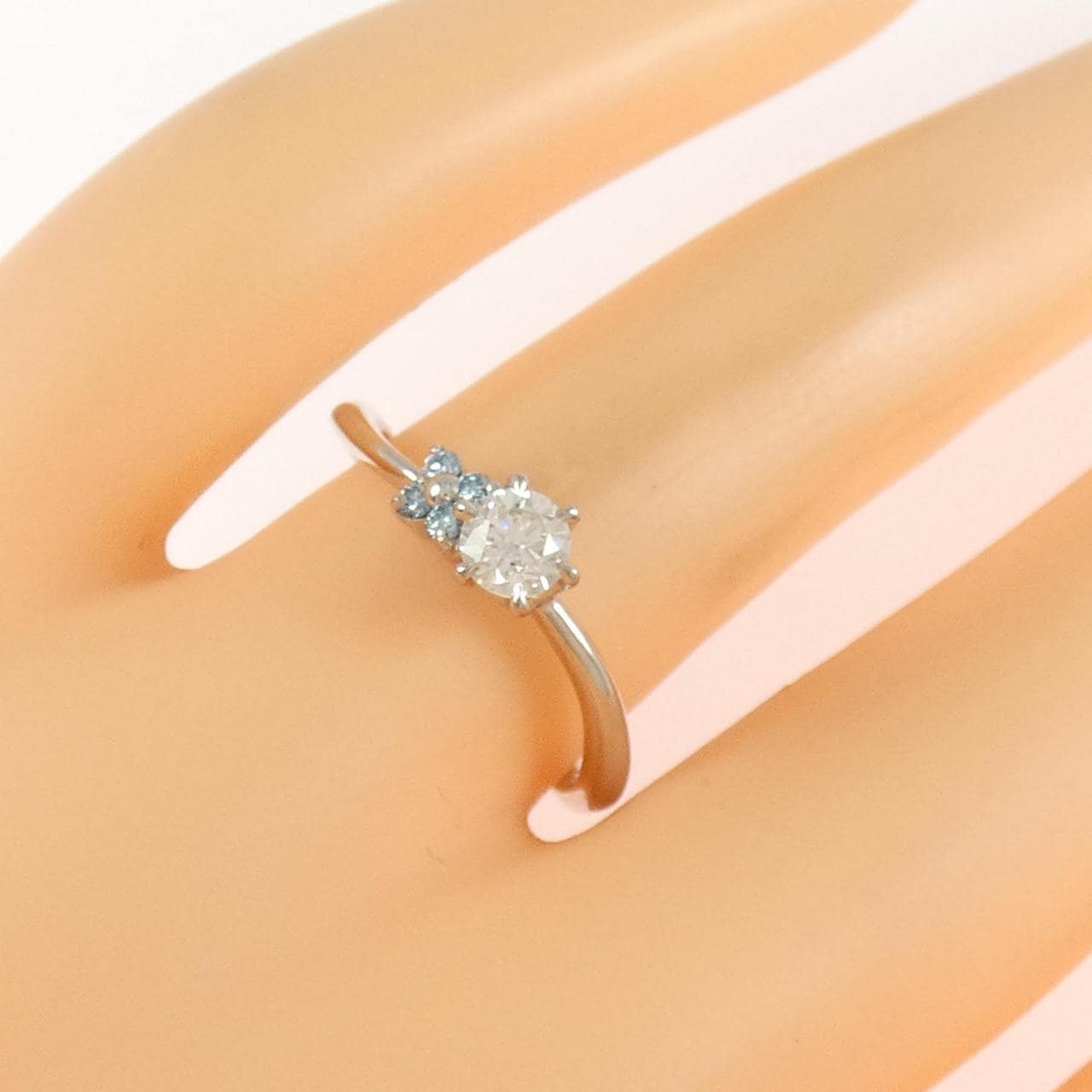 PT950 フラワー ダイヤモンド リング 0.302CT J SI2 Good