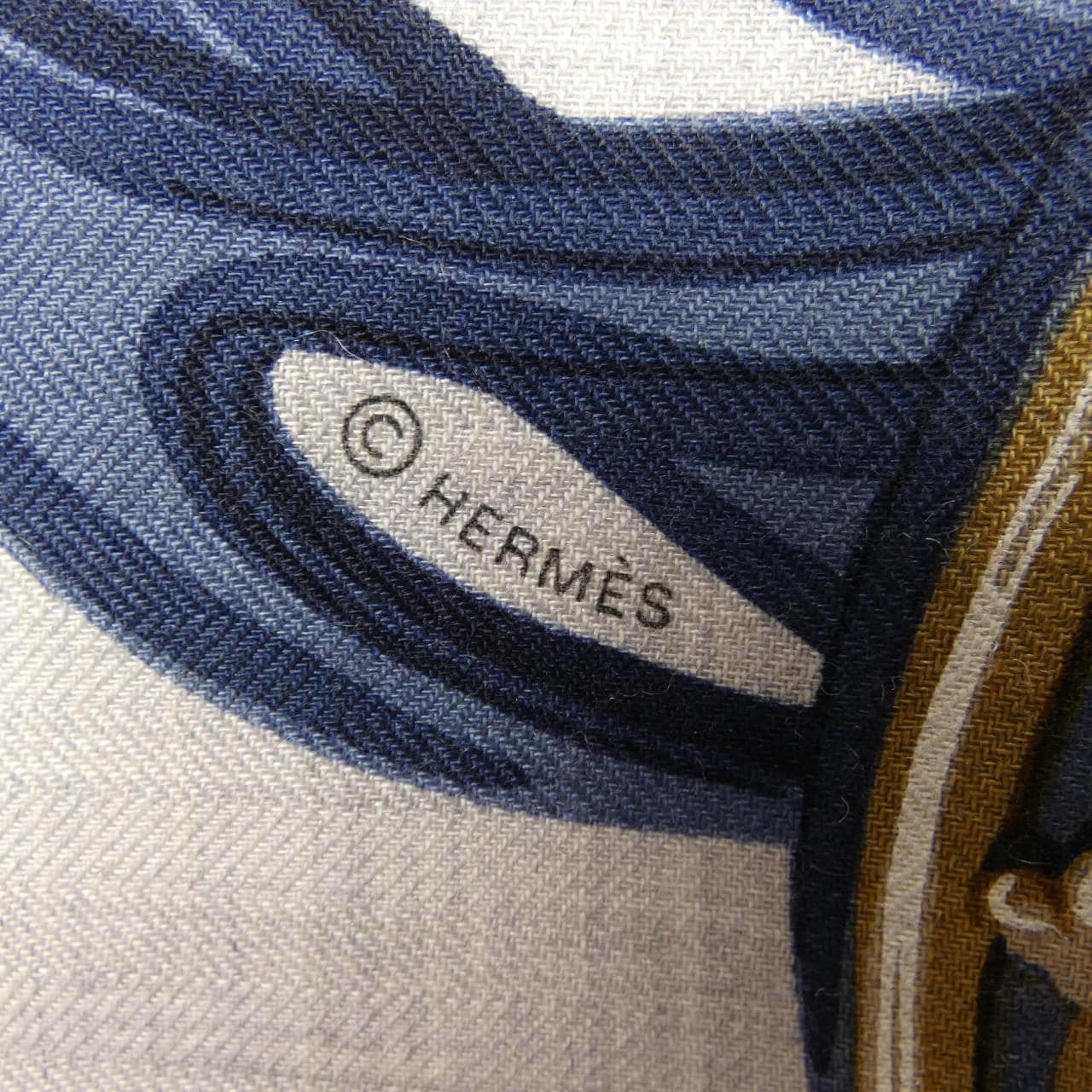 エルメス HERMES BRIDES DE GALA APPLIQUE PIQUE H243940S カレジェアン140 ショール