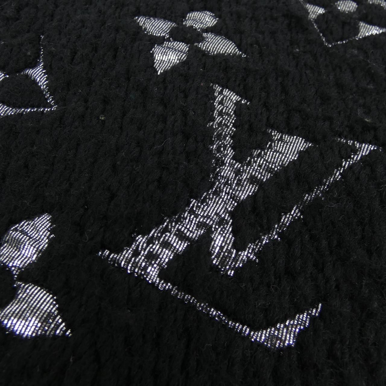 ルイヴィトン LOUIS VUITTON ロゴマニア M75833 MUFFLER