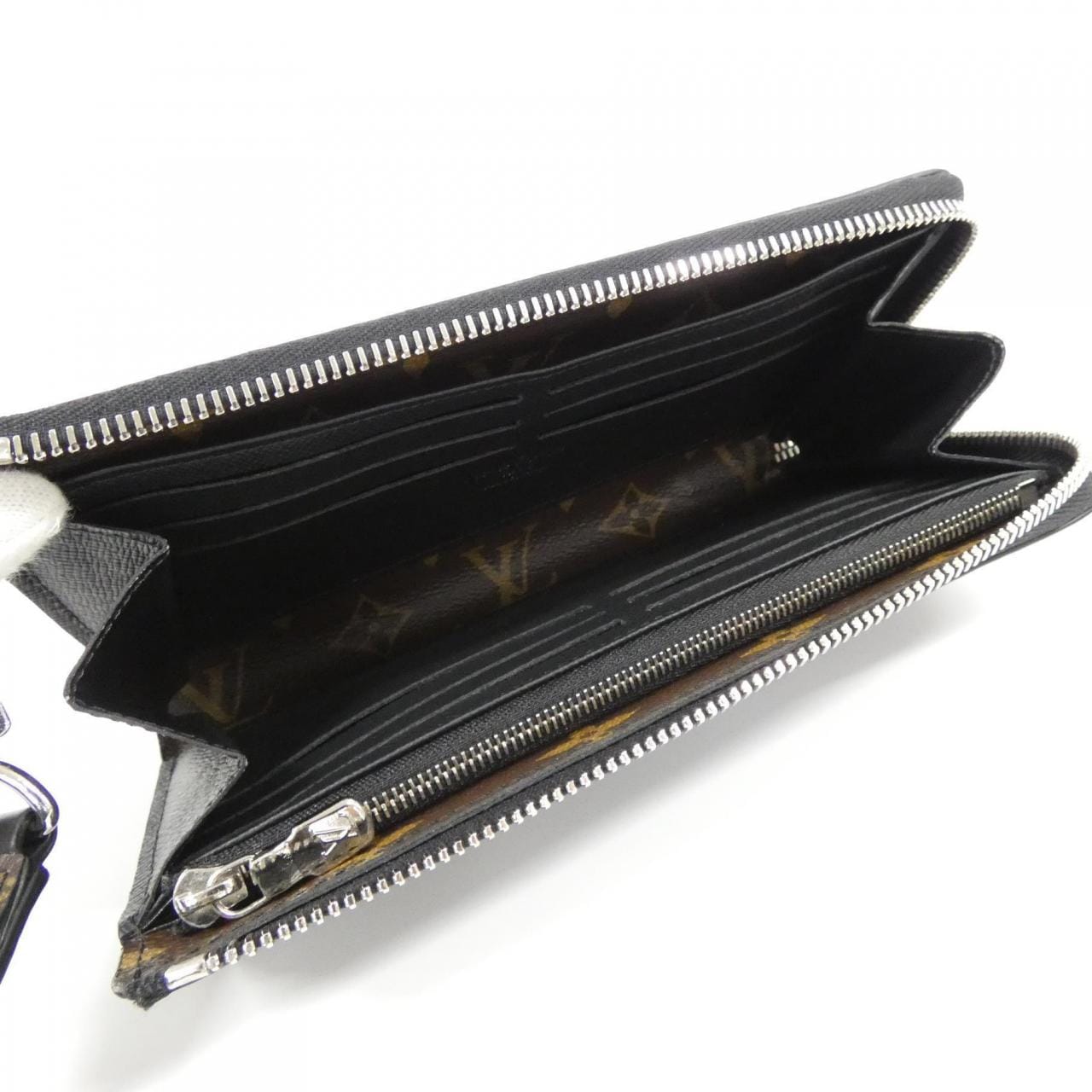 ルイヴィトン モノグラム マカサー ジッピー ドラゴンヌ M69407 財布
