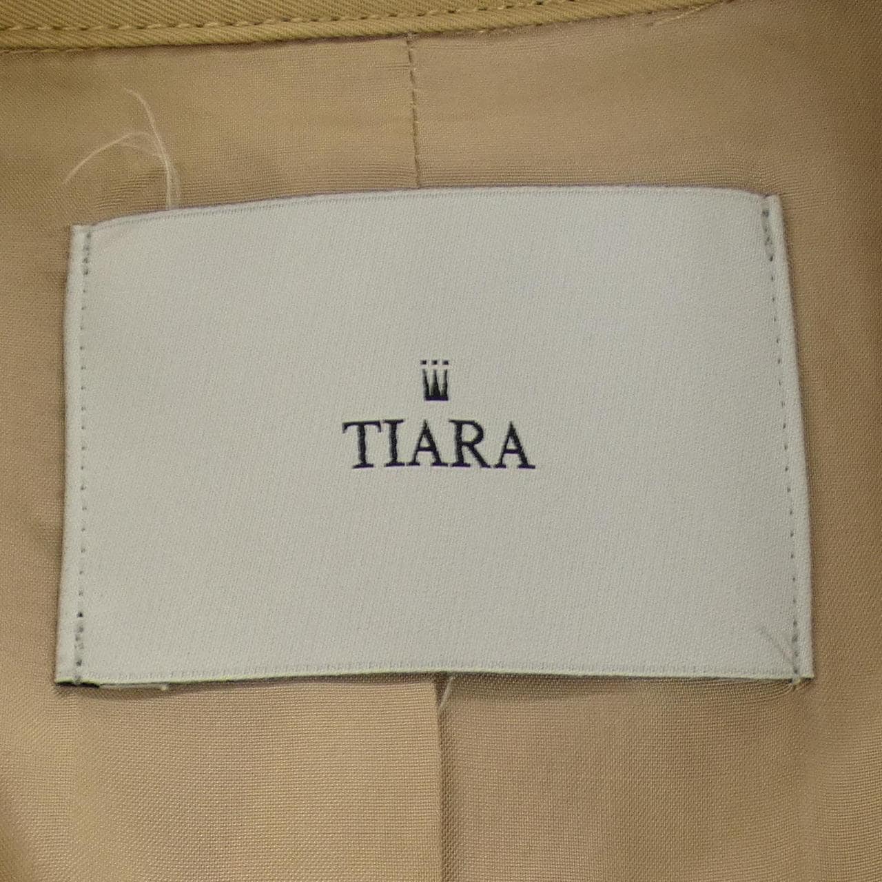 ティアラ TIARA トレンチコート